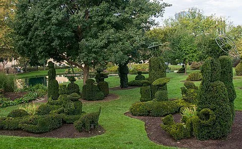 Topiary_Park (1).jpg