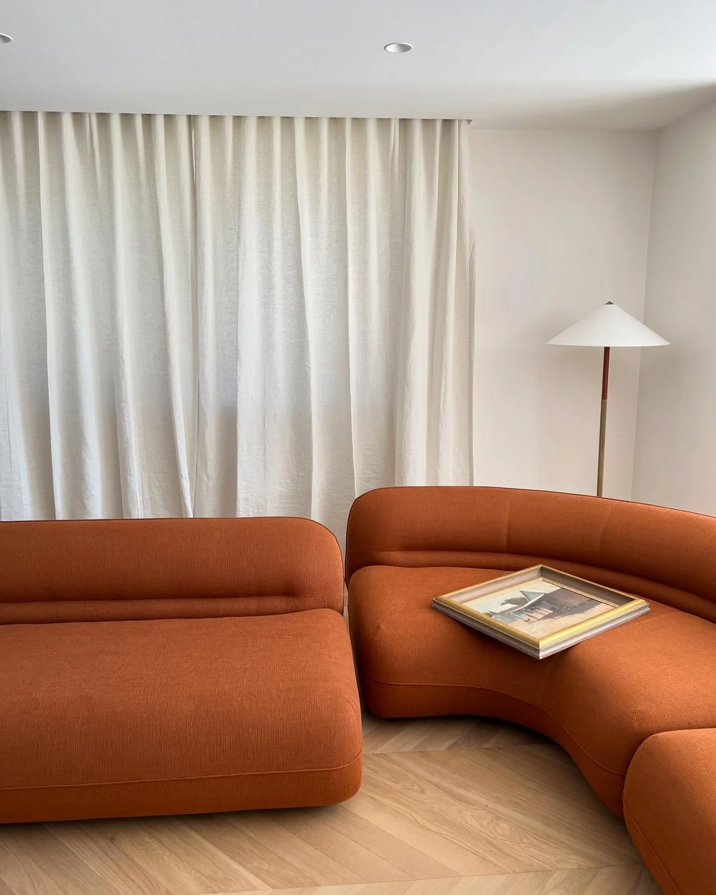 Install shot from Maroubra project&hellip;. Proper photos to come but couldn&rsquo;t resist posting this! 

#australianinteriordesigner 
#sydneyinteriordesigner#contemporaryinteriors#benirugs#ligneroset
#freysalterdesign #freyasalter