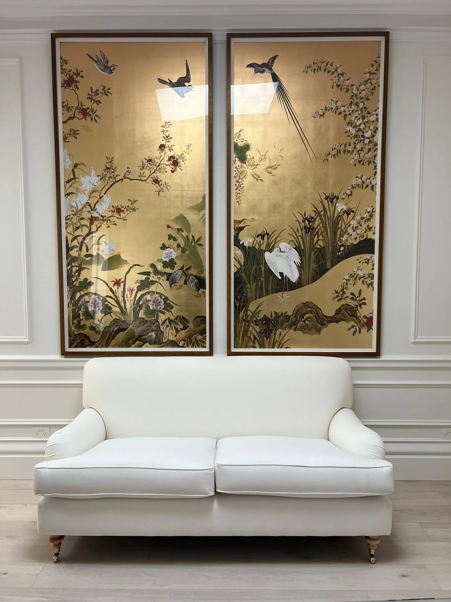 Chinoiserie Screens and a weakness for white sofas 💛