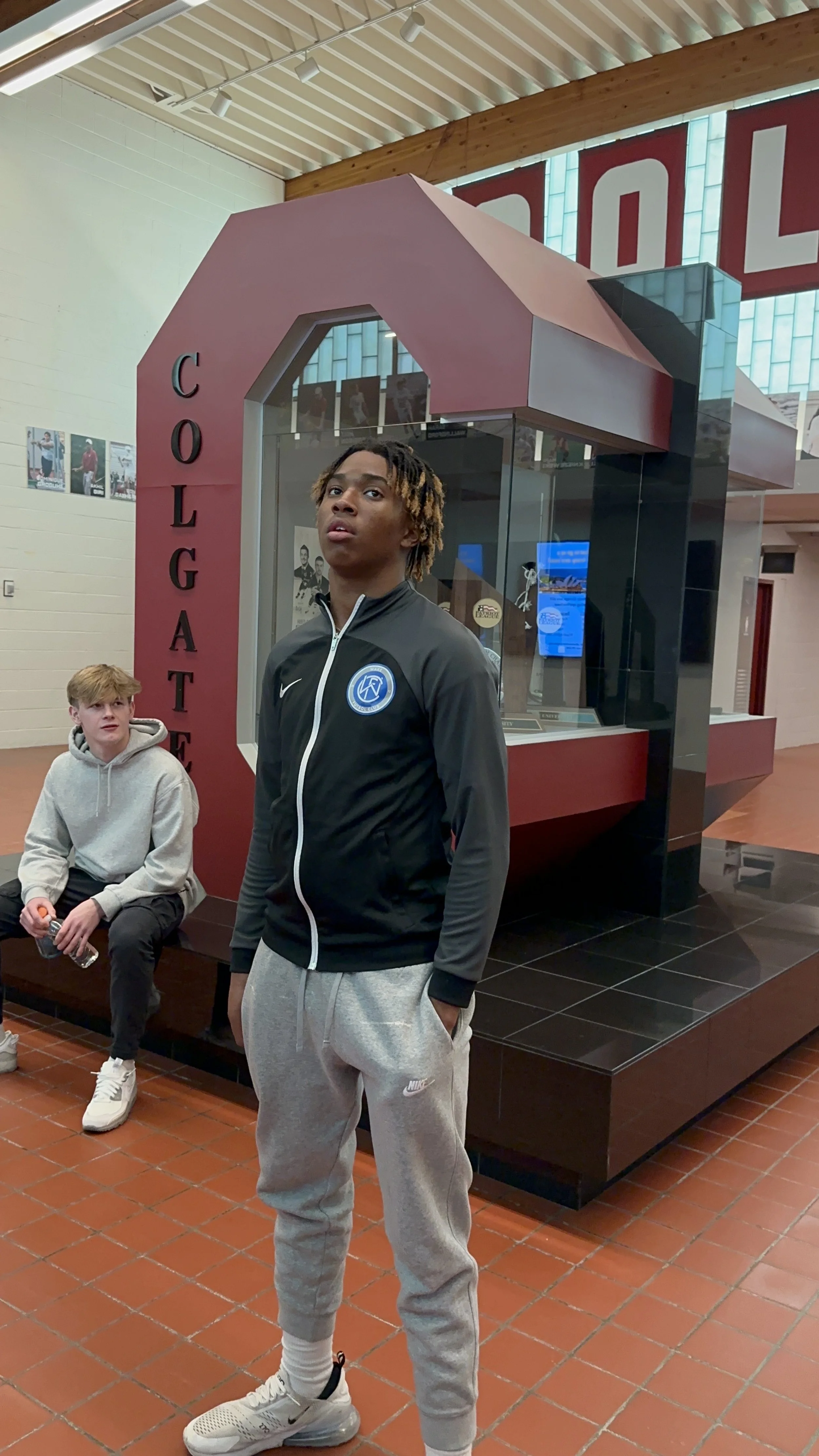 E on a visit to Colgate University