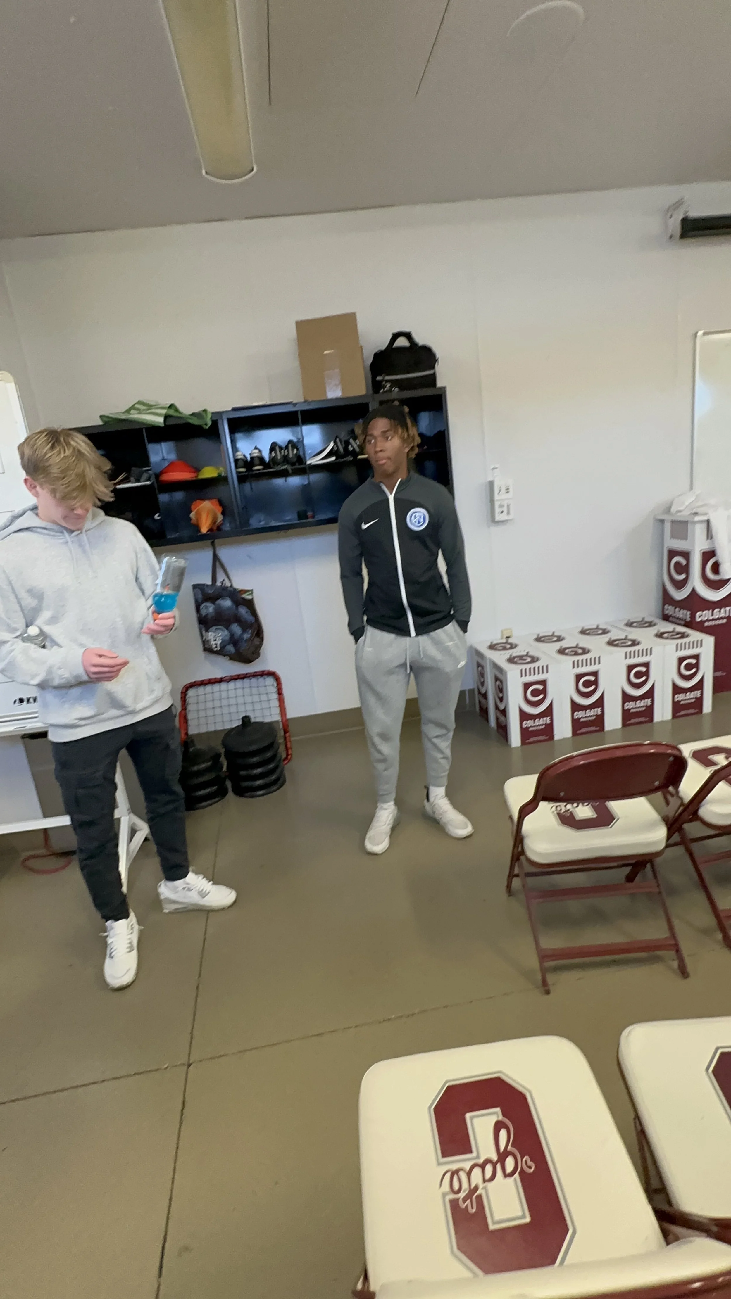 E on a visit to Colgate University