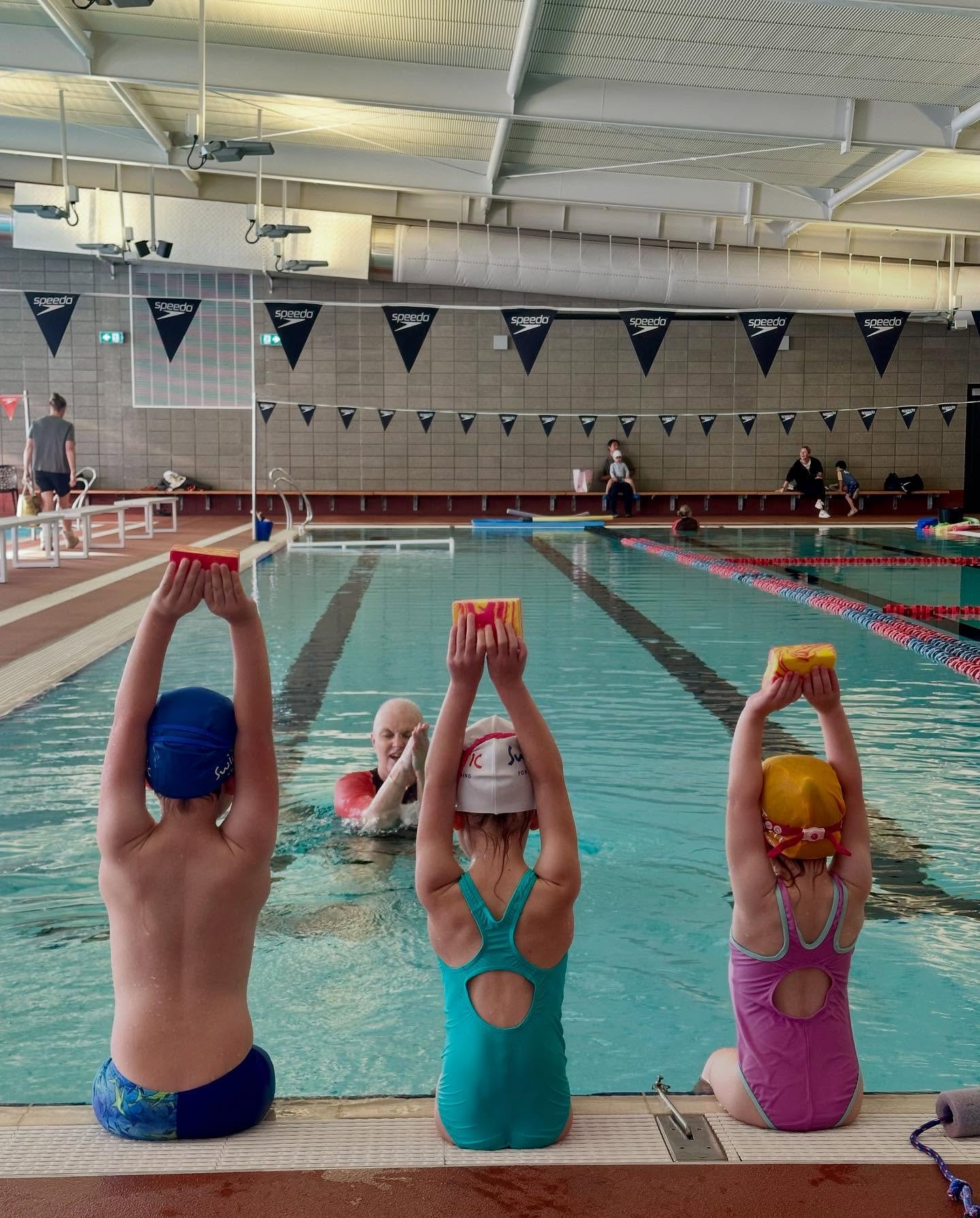 Hands up if you LOVE swimming !! 

#learntoswim #joy #swimtastic