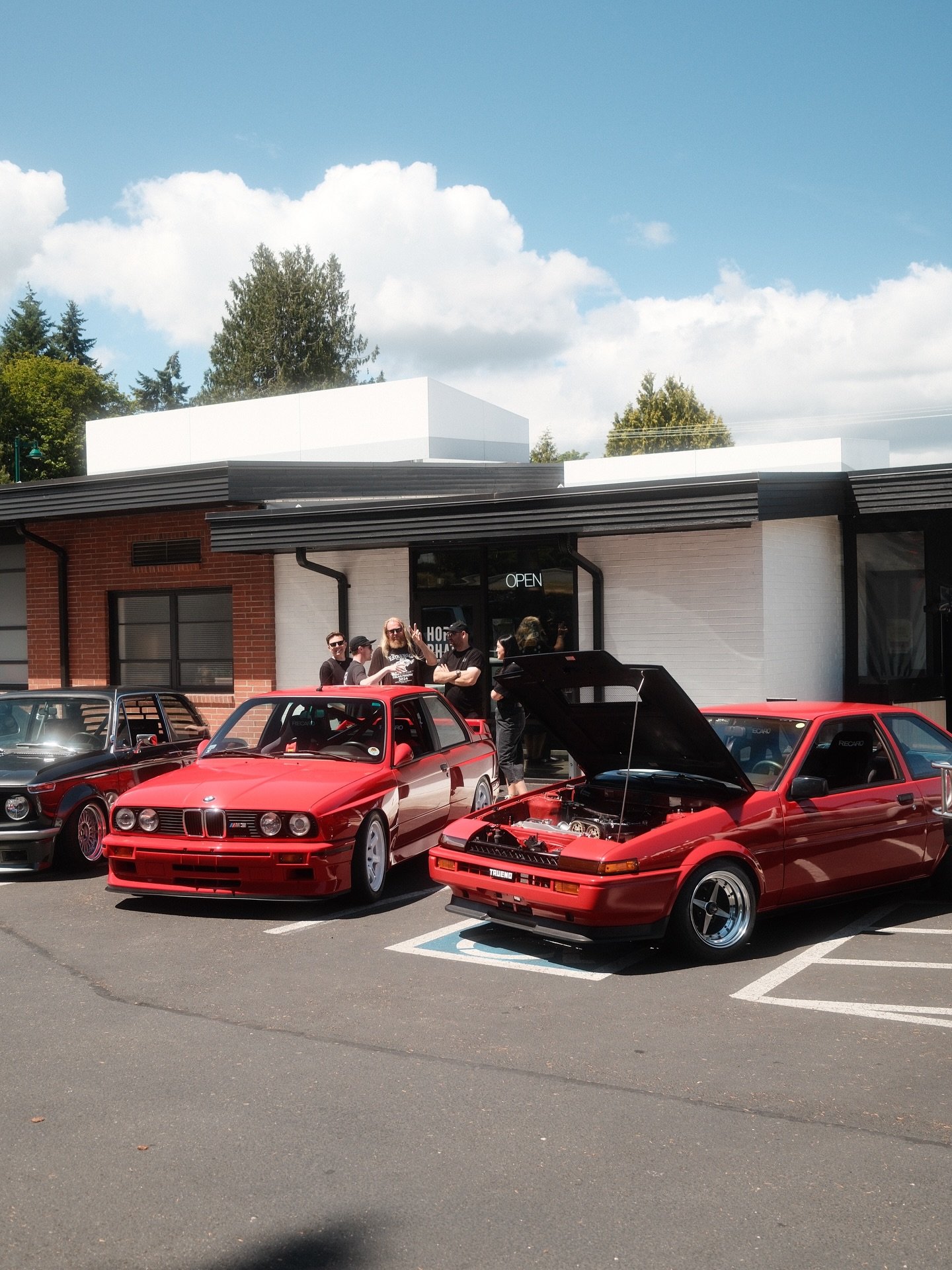 It was the perfect day to spend in Gig Harbor. We had so much fun at Brews and Builds at @hoppharm! It was great to see friends and to catch up. Thank you to @thecoolguyclub and @slowprogress for putting it on! Thanks for letting us be a part of it!