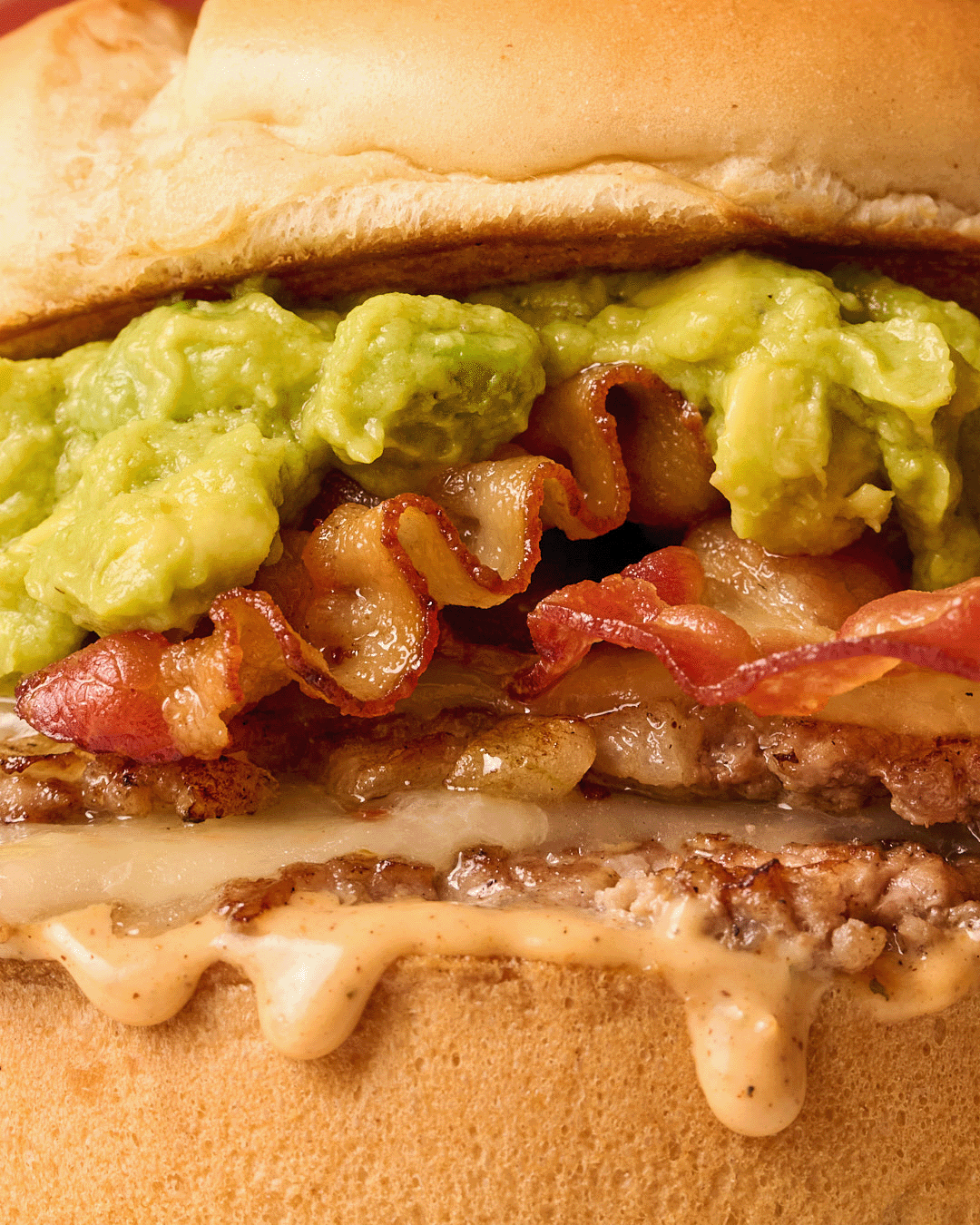 gif-GUACAMOLE-BACON-SMASHED-BURGER.gif