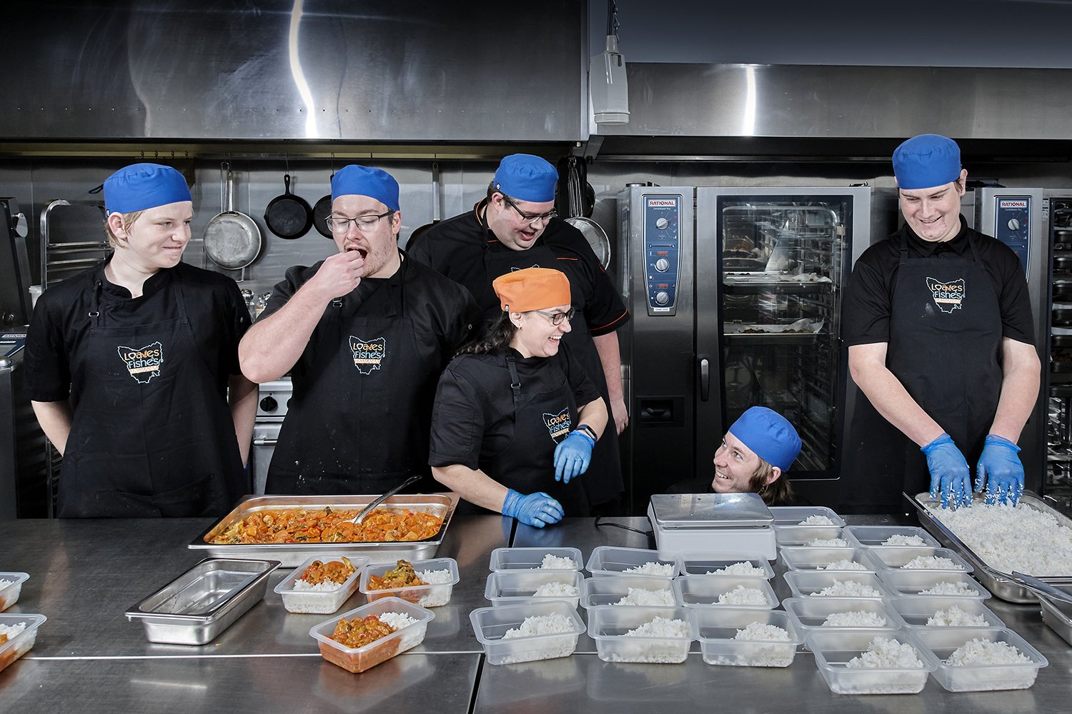 ©_Dave_Groves_Photography_Loaves_and_fishes_Team_Environmental_portrait.jpg
