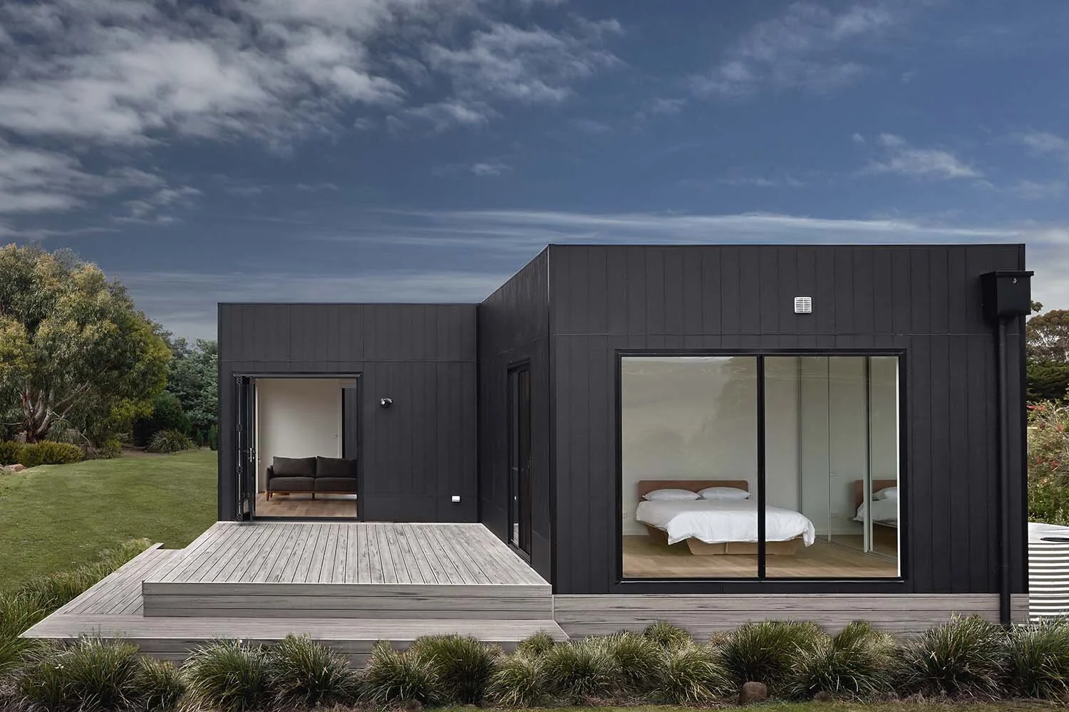 ©_Dave_Groves_Photography_Tasbuilt_Homes_Falmouth_Bedroom_Living.jpg