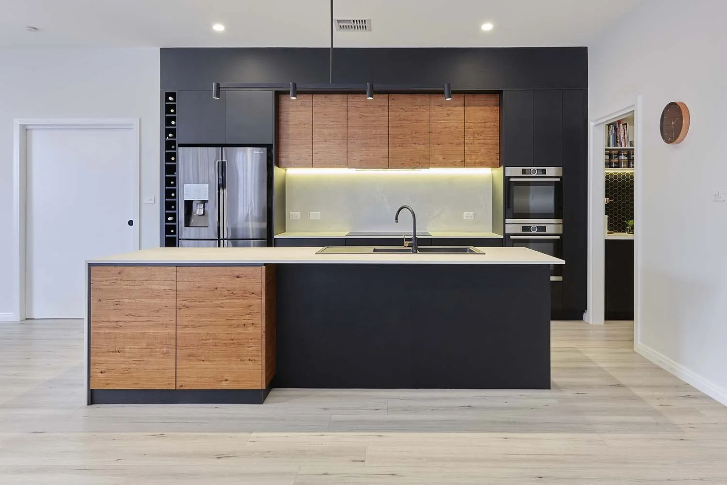 ©_Dave_Groves_Photography_architectural_kitchen_pantry.jpg