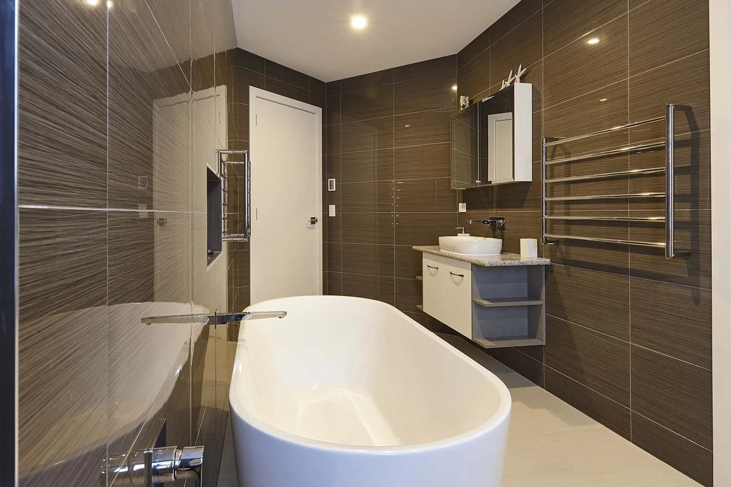 ©_Dave_Groves_Photography_bathroom_binns_design_bicheno.jpg