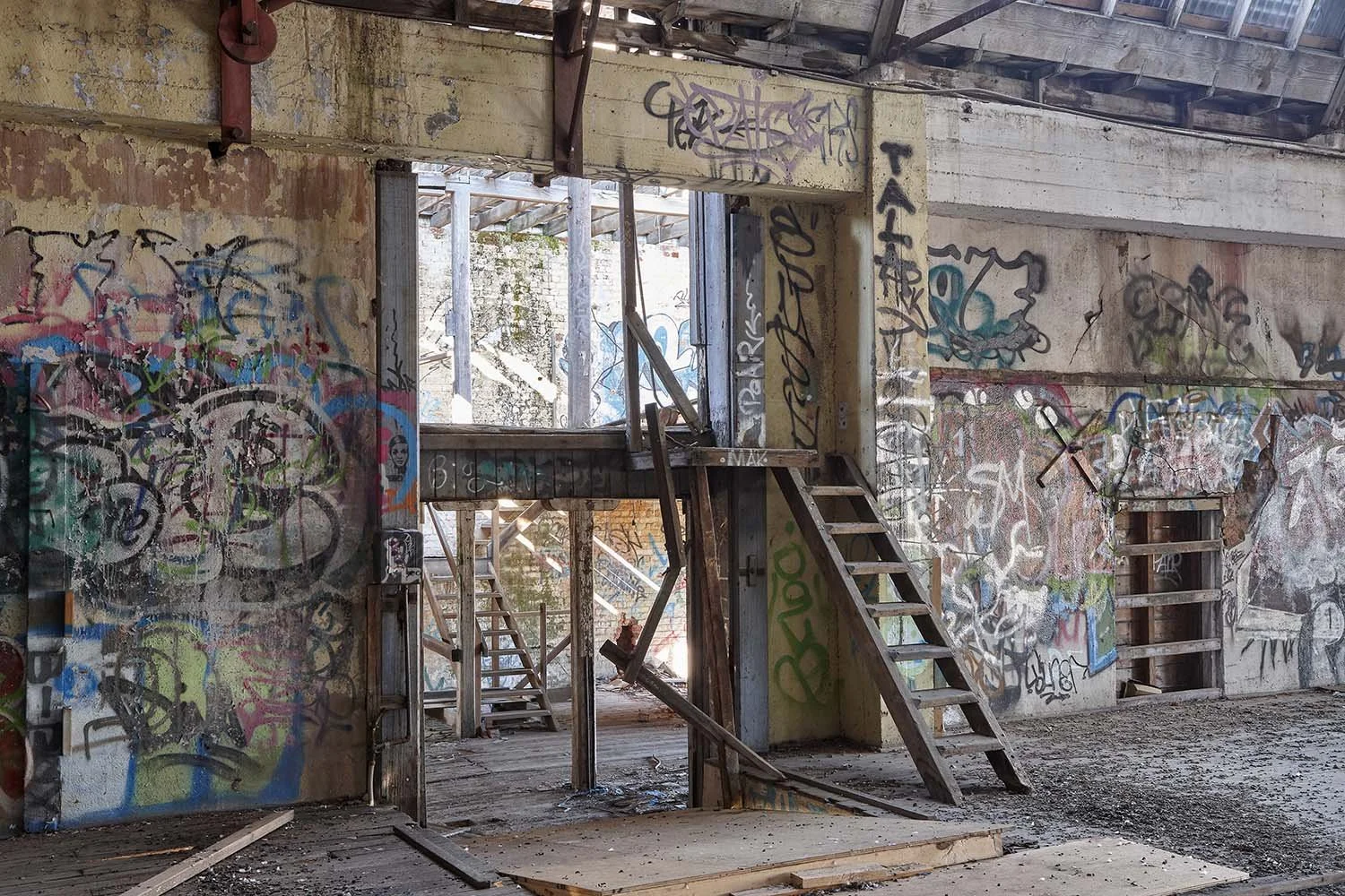 ©_Dave_Groves_Photography_CH_Smith_Remnant_Facade_internal.jpg