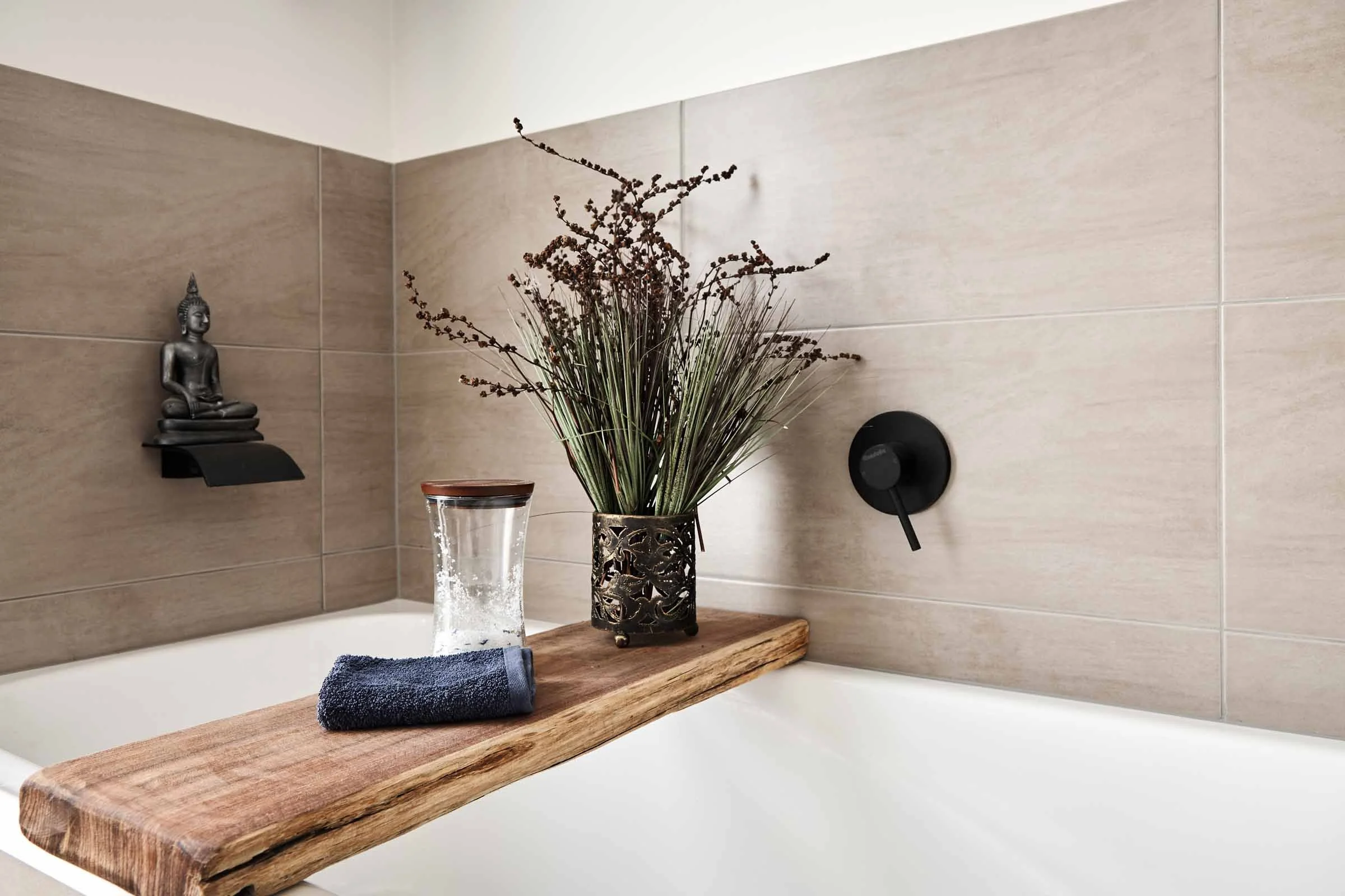 ©_Dave_Groves_Photography_Tasbuilt_Bicheno_Bathroom.jpg