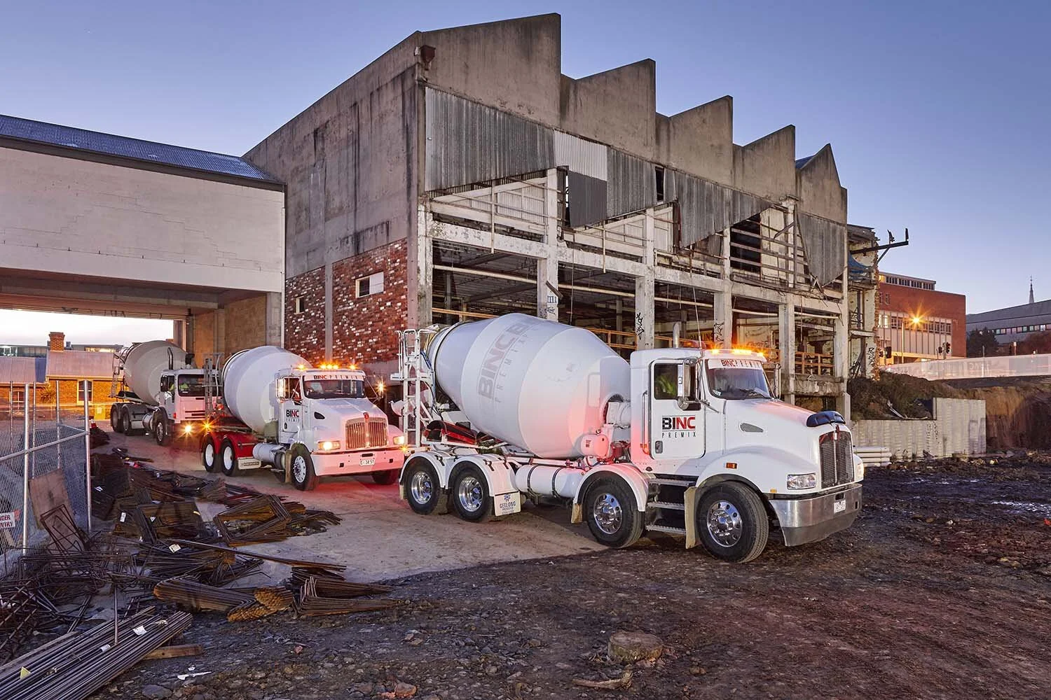 ©_Dave_Groves_Photography_CH_Smith_truck_queue.jpg