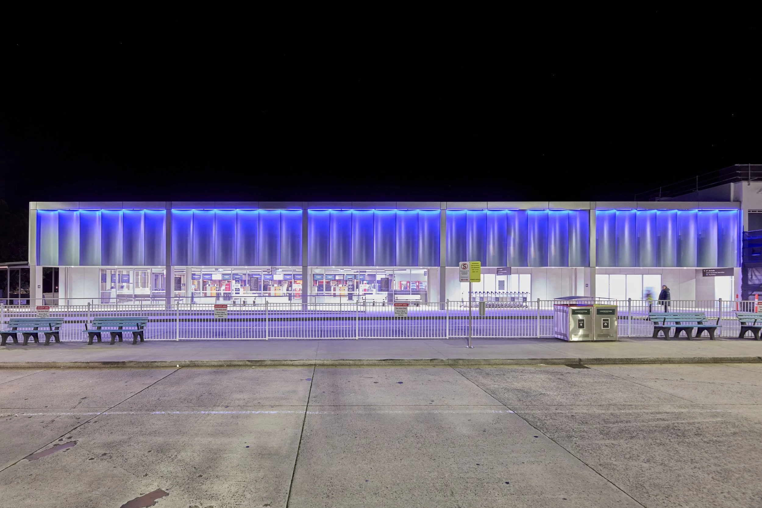 ©_Dave_Groves_Launceston_Airport_At_Night.jpg