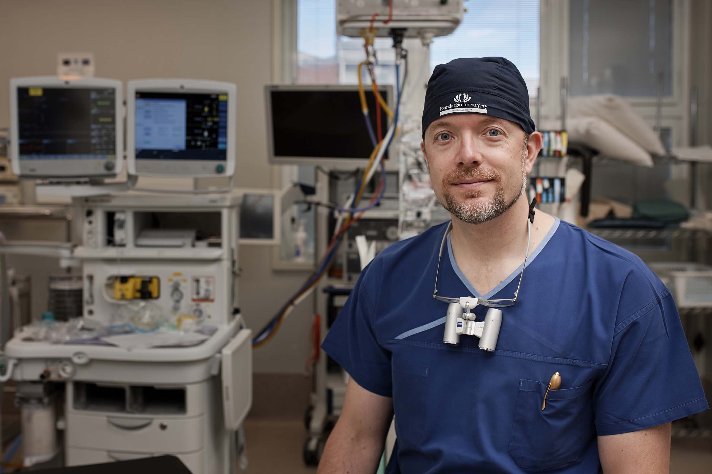 ©_Dave_Groves_Photography_Surgeon_in_Theatre.jpg