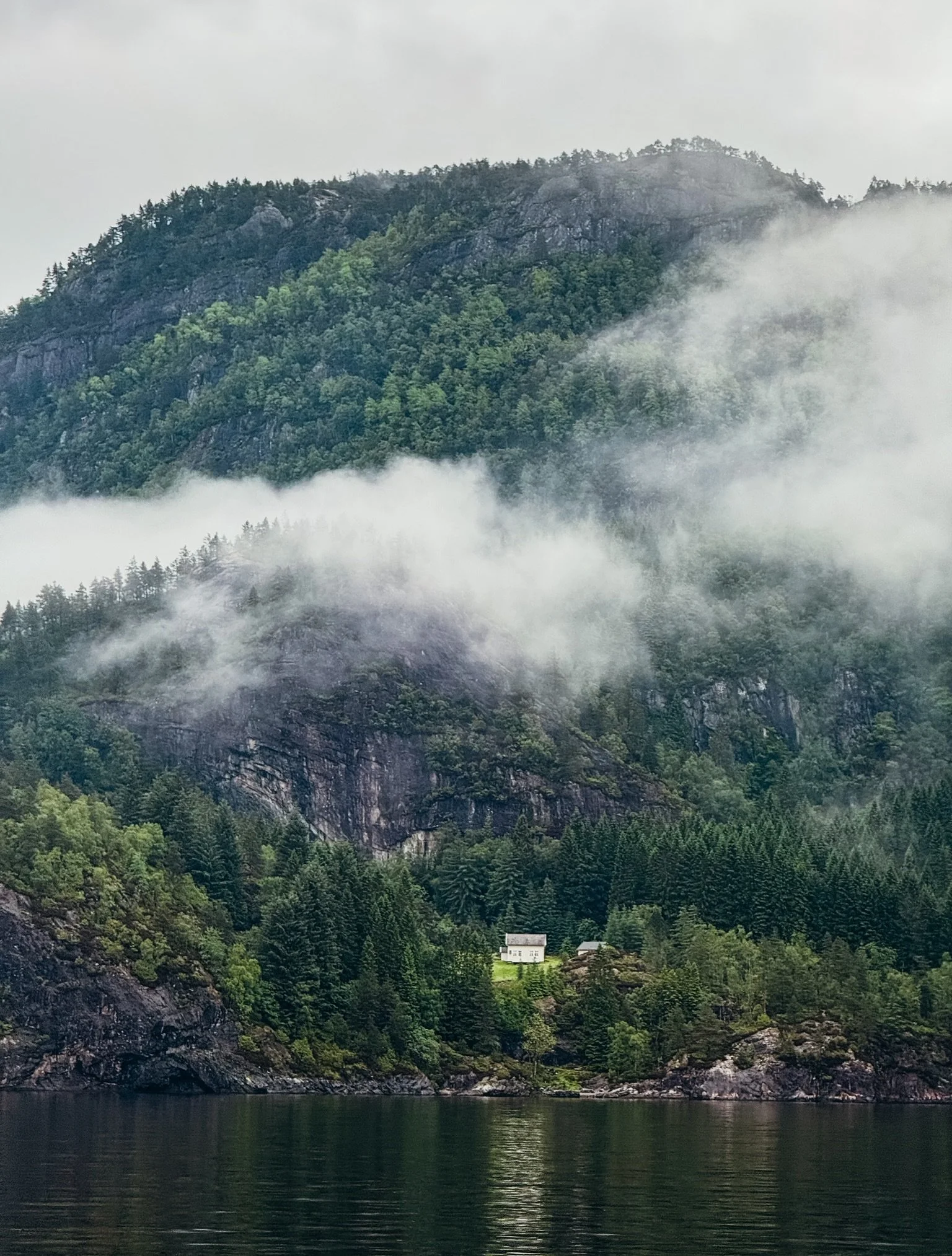 Norway left me with a camera roll full of skies, a sketchbook full of notes, and a habit of noticing the clouds a little more often. ☁️

#cloudgazing #norway #mountainsandclouds #visitnorway #theartofnoticing