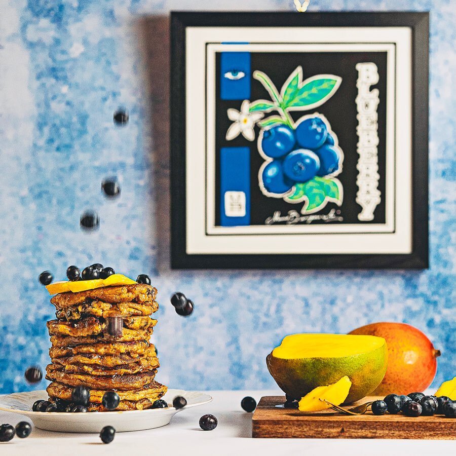 ✨✨✨🪄
Mango Blueberry Pancakes 🥭🫐 

find my original Recipe 
  in our new cookbook 
 ✨MAGIC FOOD VEGAN🌱 

 ❗️preorder on AMAZON❗️

#vegan #glutenfree #sugarfree #l#natural #delicious #magicfood #cookbook with @callwey #artwork by @bergonzoli.mauro