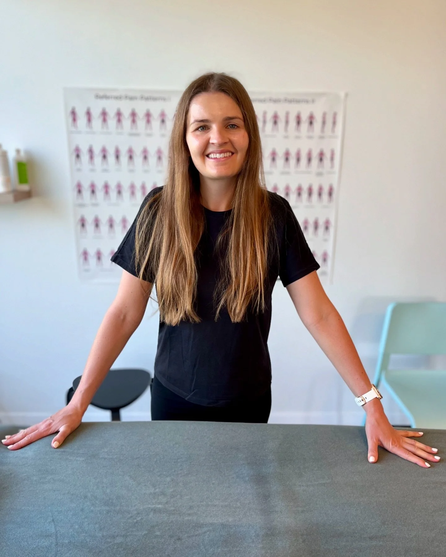 NIEUWE COLLEGA 👀

👋 Hallo, ik ben Fallon!
Kinesitherapeut met een passie voor beweging, balans en persoonlijke zorg.

Na ervaring in twee andere priv&eacute;praktijken werk ik nu dichter bij huis 🏡 &mdash; helemaal klaar om mijn steentje bij te dr