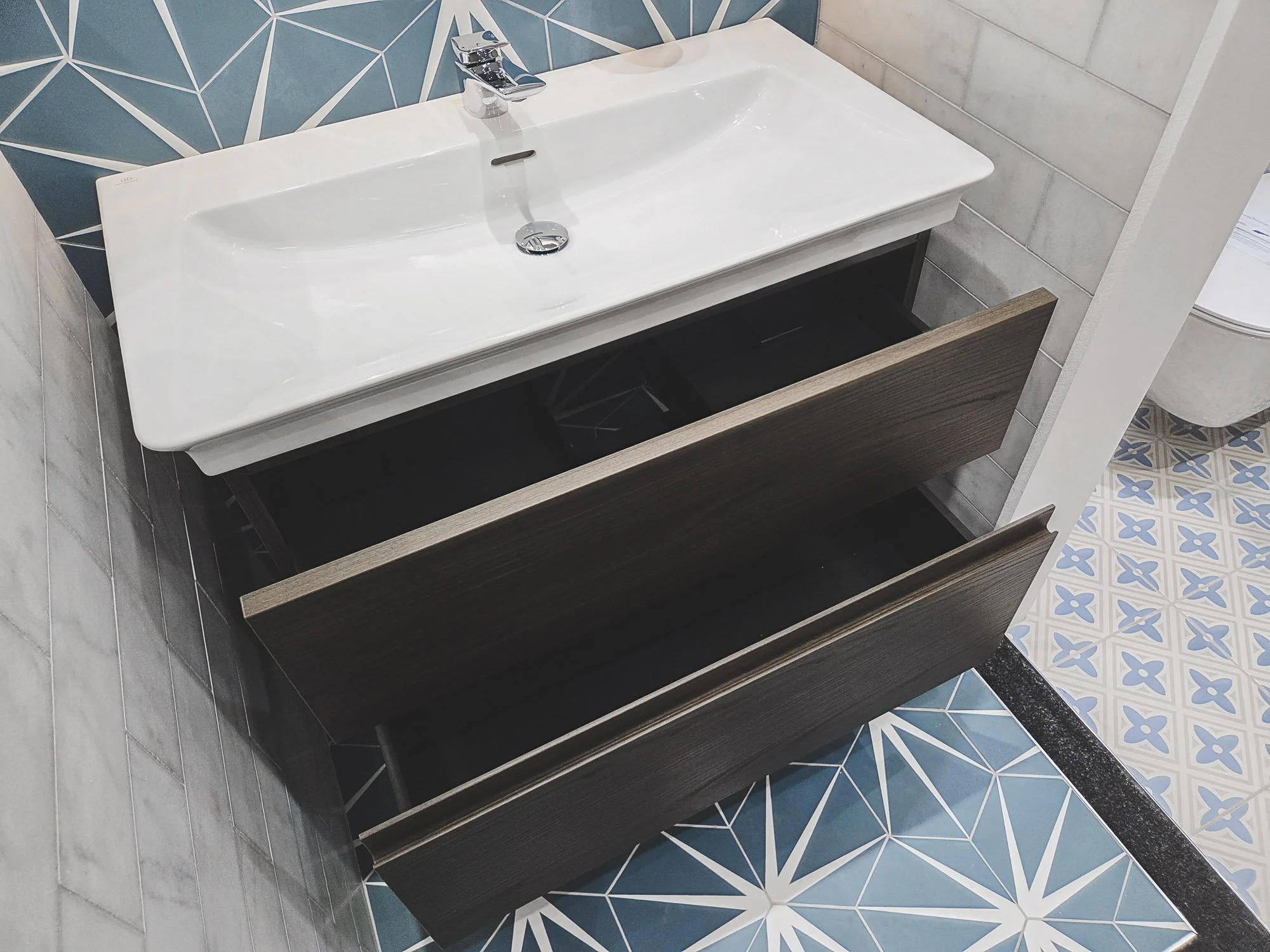 Ex-Display Ideal Standard Finesse Vanity Unit (6 of 7).jpg