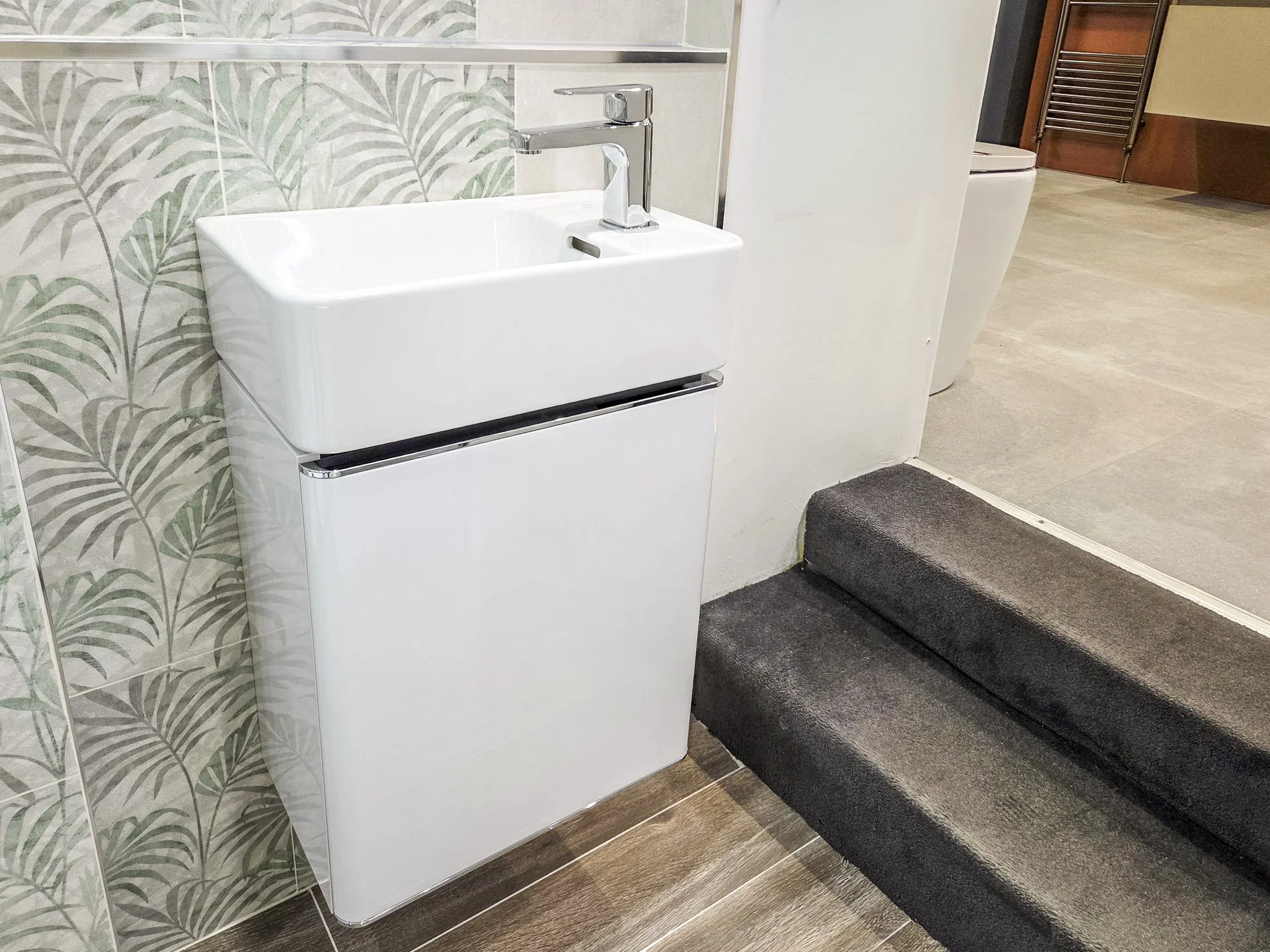 Ex-Display Ideal Standard Strada Cloak Basin Vanity Unit Gloss White (1 of 7) - Copy.jpg