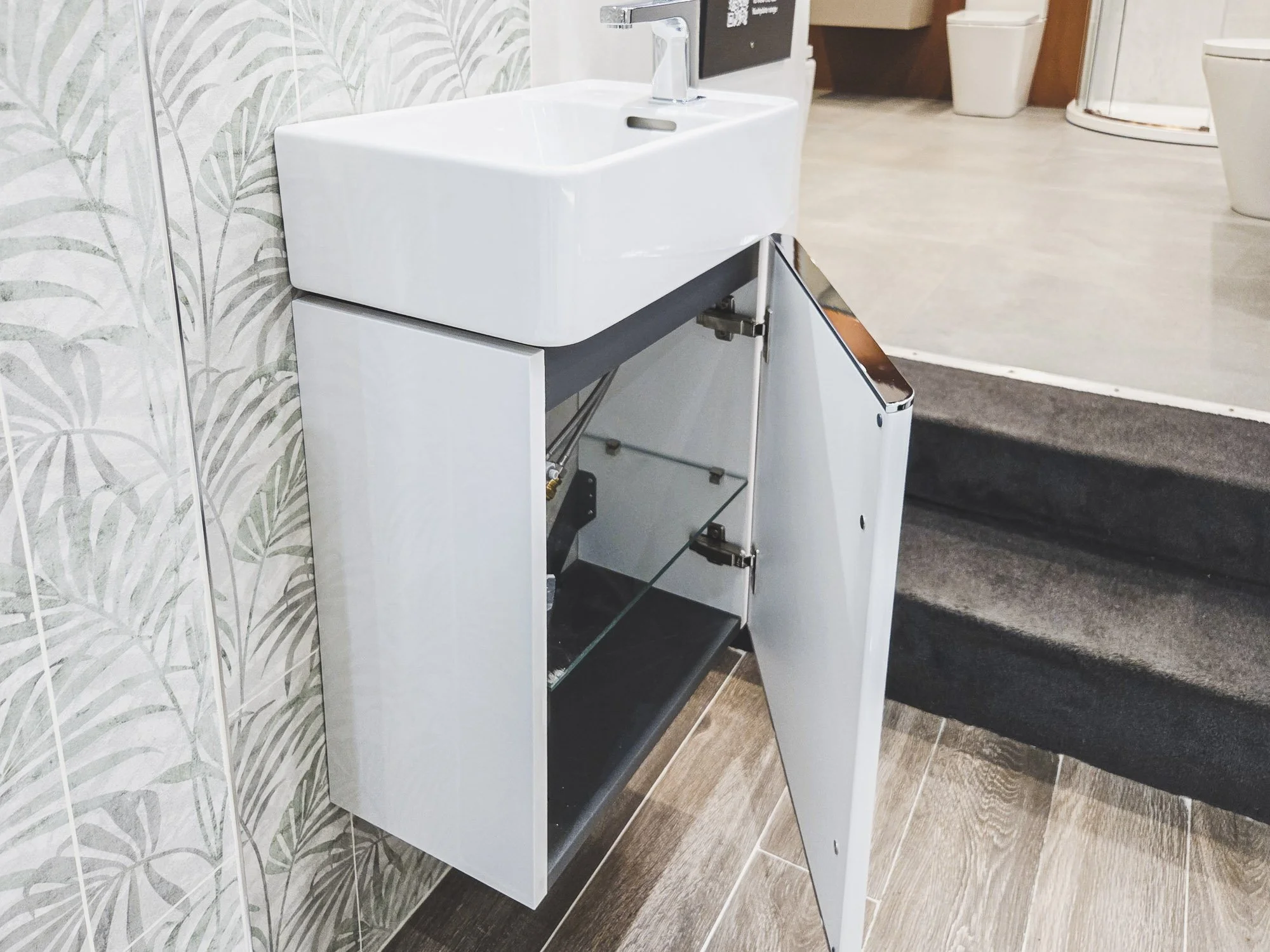 Ex-Display Ideal Standard Strada Cloak Basin Vanity Unit Gloss White (6 of 7).jpg