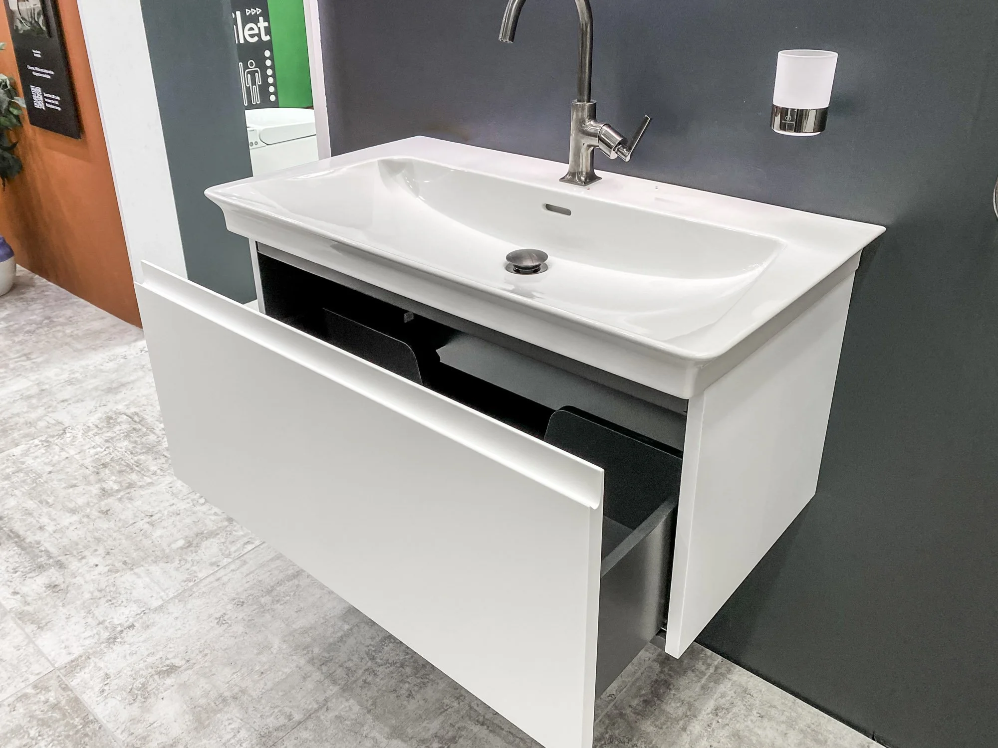 Ex-Display Ideal Standard AtelierRange vanity unit white (1 of 3).jpg