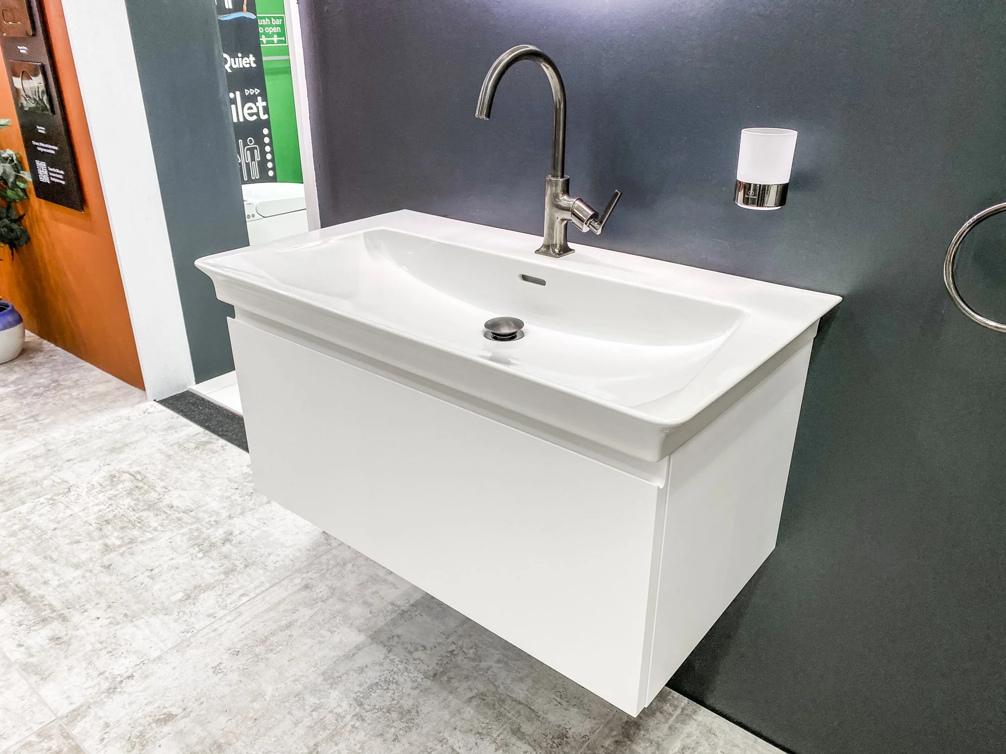 Ex-Display Ideal Standard AtelierRange vanity unit white (3 of 3).jpg