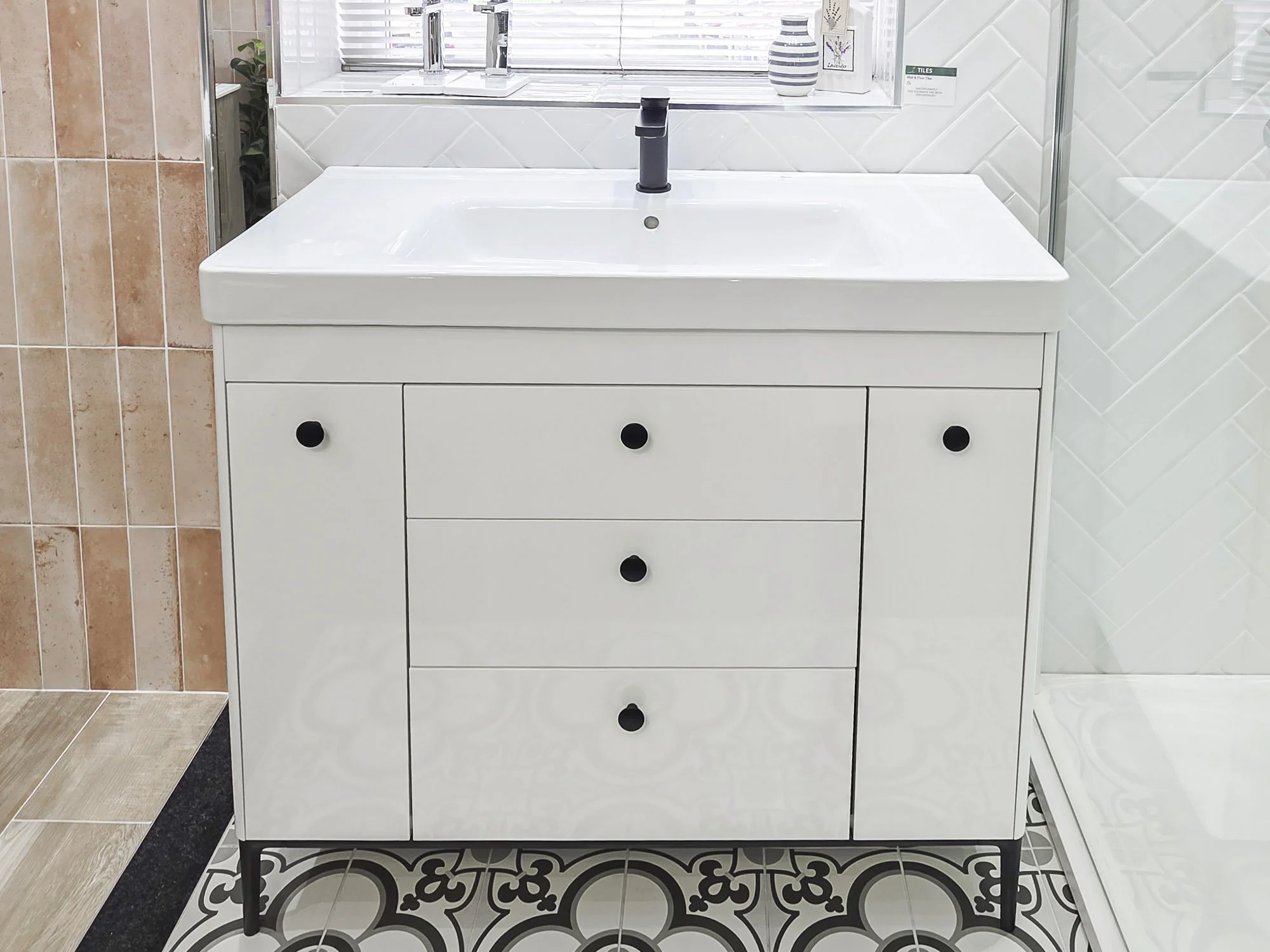 Ex-Display Roper Rhodes Fairmount Freestanding White Vanity Unit