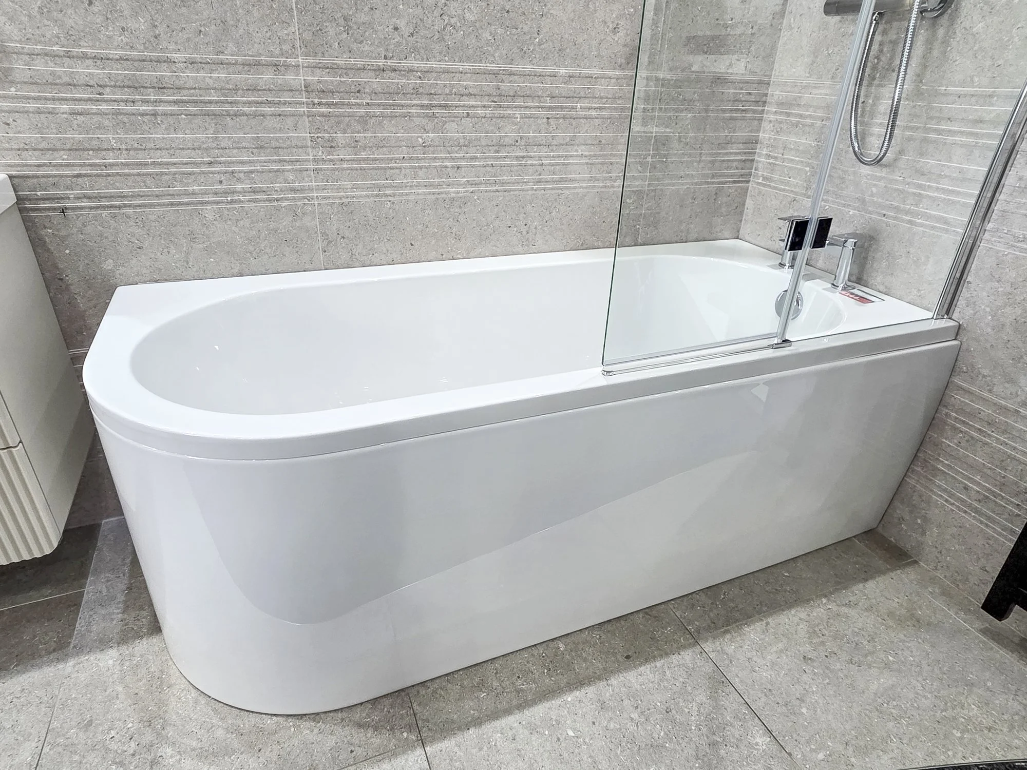 ex-display sisland bathrooms (17 of 4).jpg