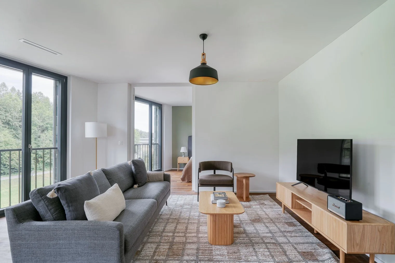 Moderne 2,5 Zi-Wohnung in Leimbach ZH mit Blick auf die Sihl