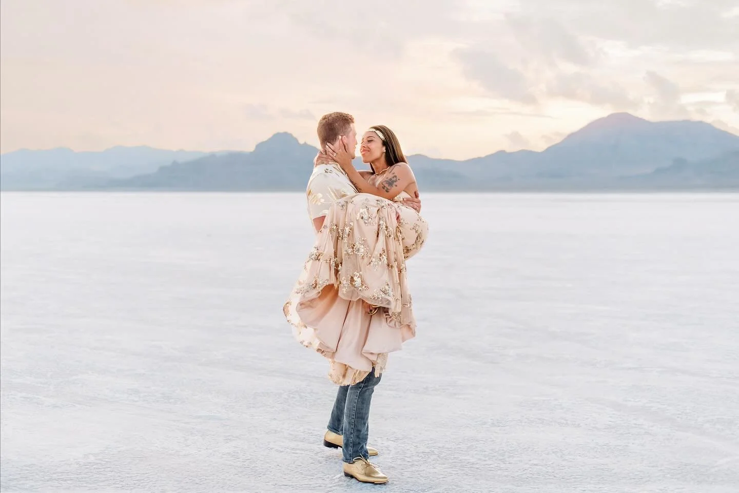 Come for the view, stay for the laughs, leave with an experience of a lifetime.

#BonnevilleSaltFlats #SaltFlatsPhotography #UtahPhotographer #DestinationCouples #CoupleGoals #TravelCouples #SaltFlatSunset #GoldenHourPhotography #UtahLoveStories #Zio