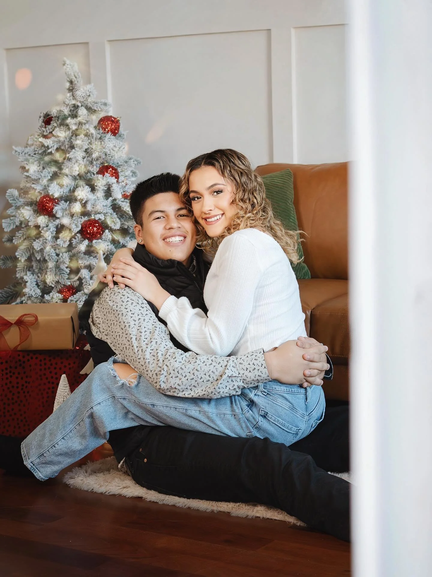 Don&rsquo;t miss out! On Sunday I will no longer accept any new bookings! If you&rsquo;ve been putting it off now is the time to book. Head over to my website www.veronicacharisse.com and click on investment in the drop down to fill out a 2025 Christ