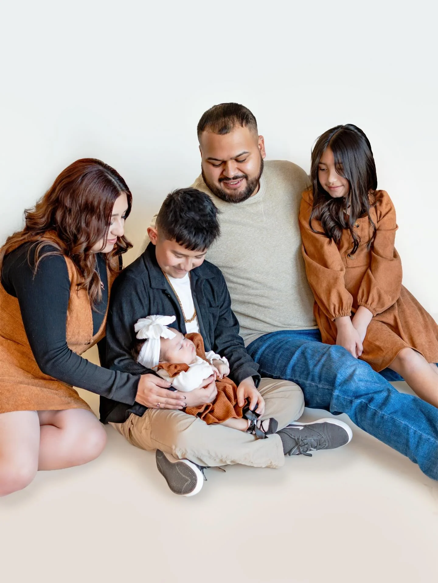 Had the absolute pleasure of photographing this beautiful family with their sweet new addition. ❤️