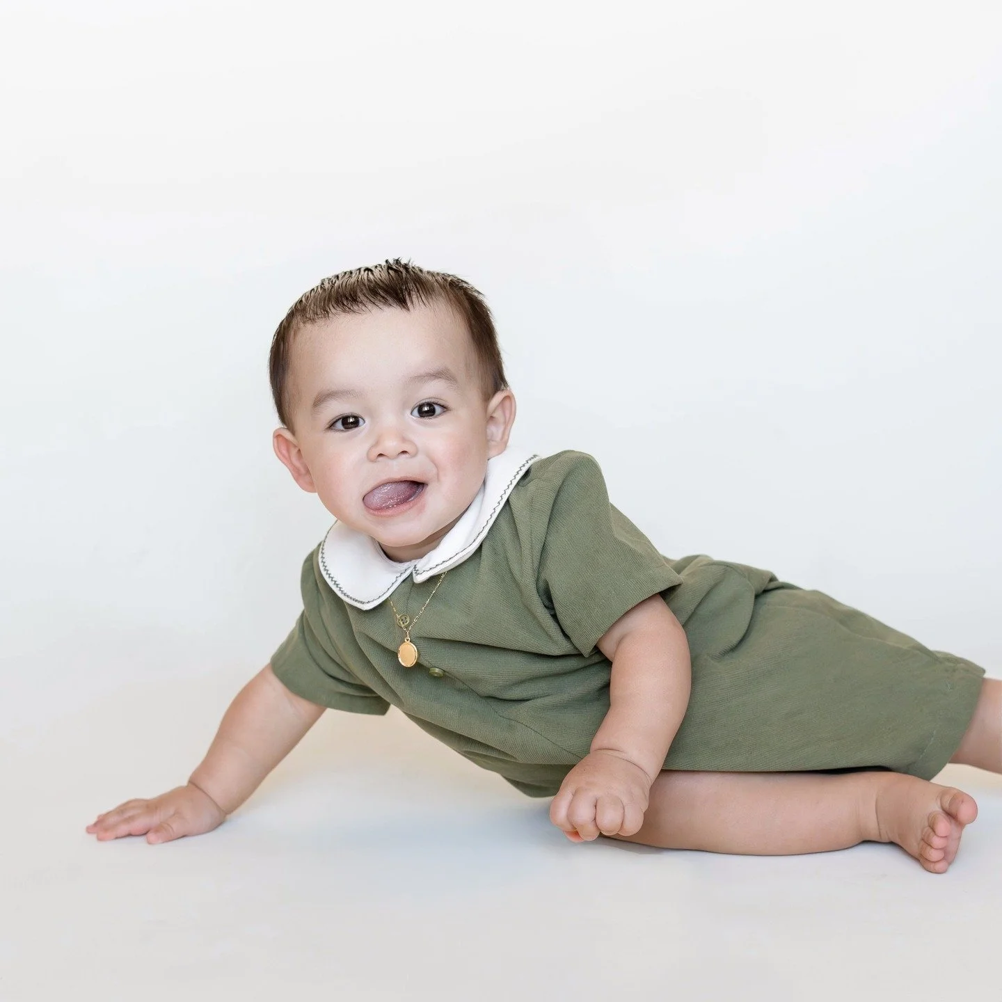 Love me a cute squishy baby! Isn't he so adorable?