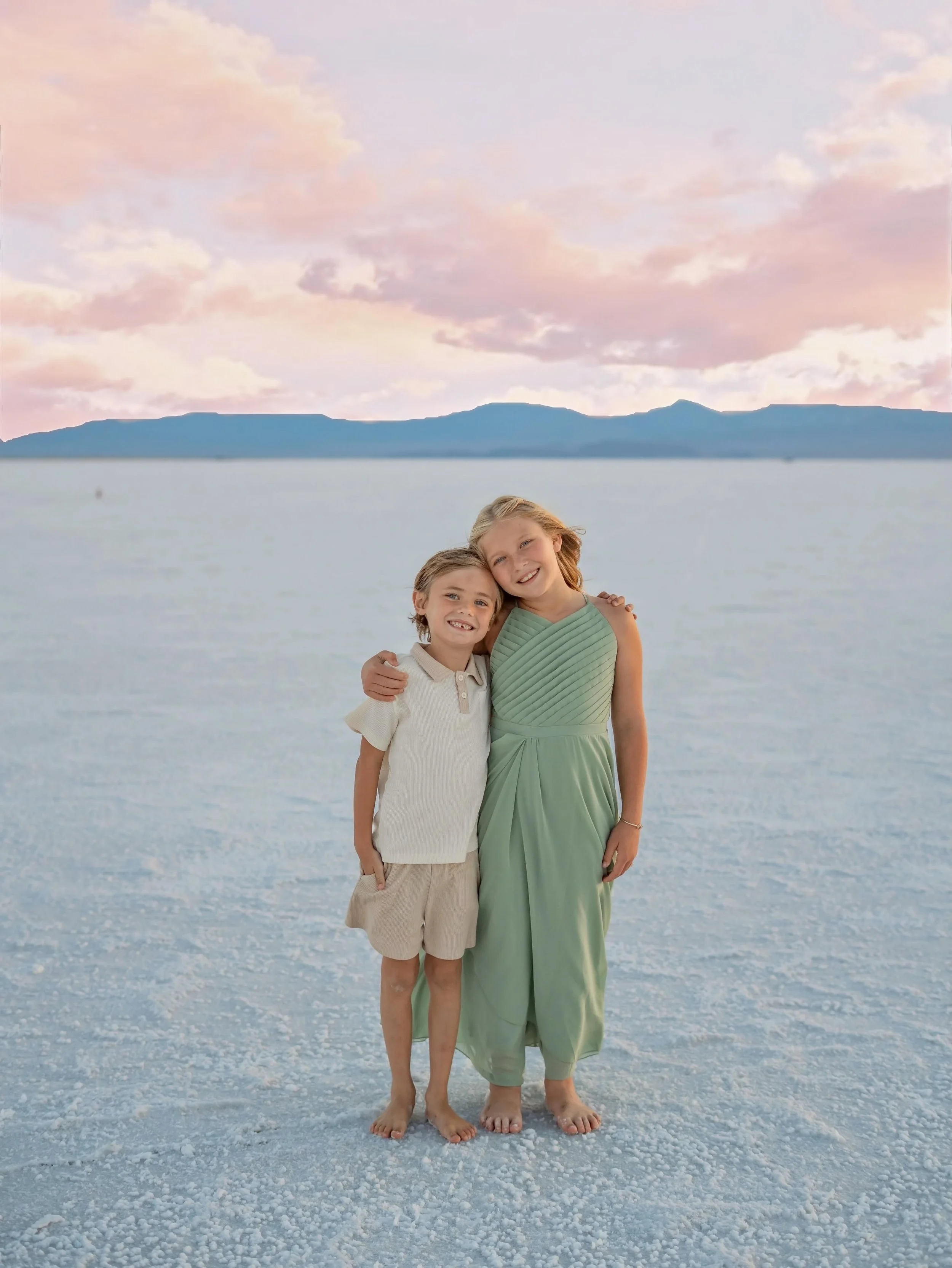 Siblings by chance. Friends by choice. ❤️

#bonnevillesaltflats #childphotographer #travelphotographer #utahphotographer #saltflatsphotographer