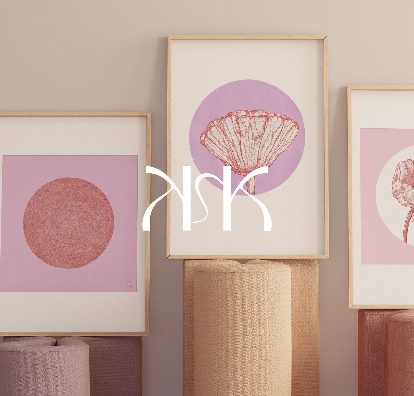 Visual branding + strategy for the incredibly talented @kirst.herbert. What a dream client 🤍