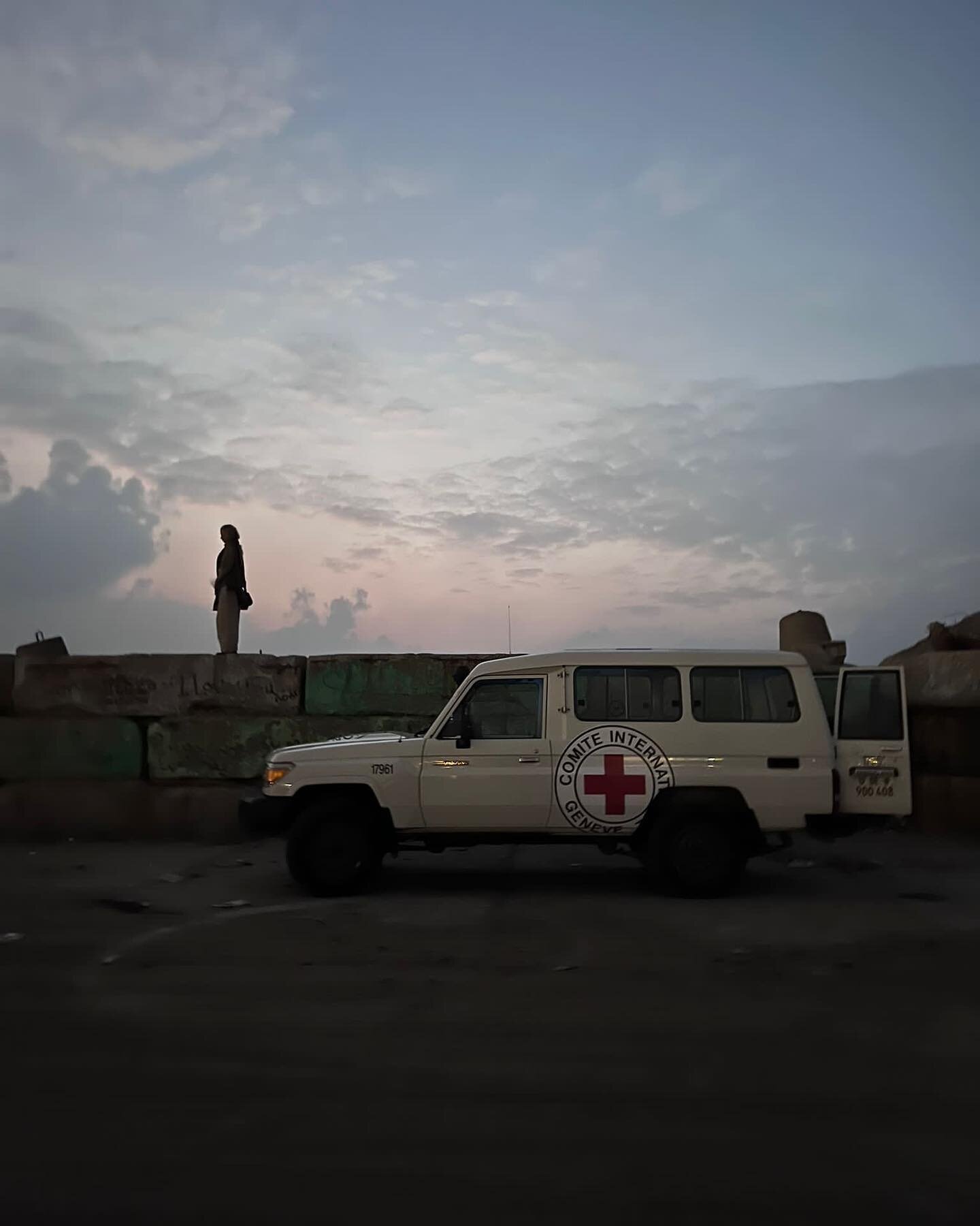 On the road with @icrc 🎥

International Committee of the Red Cross work in 90 countries helping people affected by war and armed violence. 

Of the 25 countries deemed most vulnerable to climate change, 14 are mired in conflict. 

This trip to Gaza 