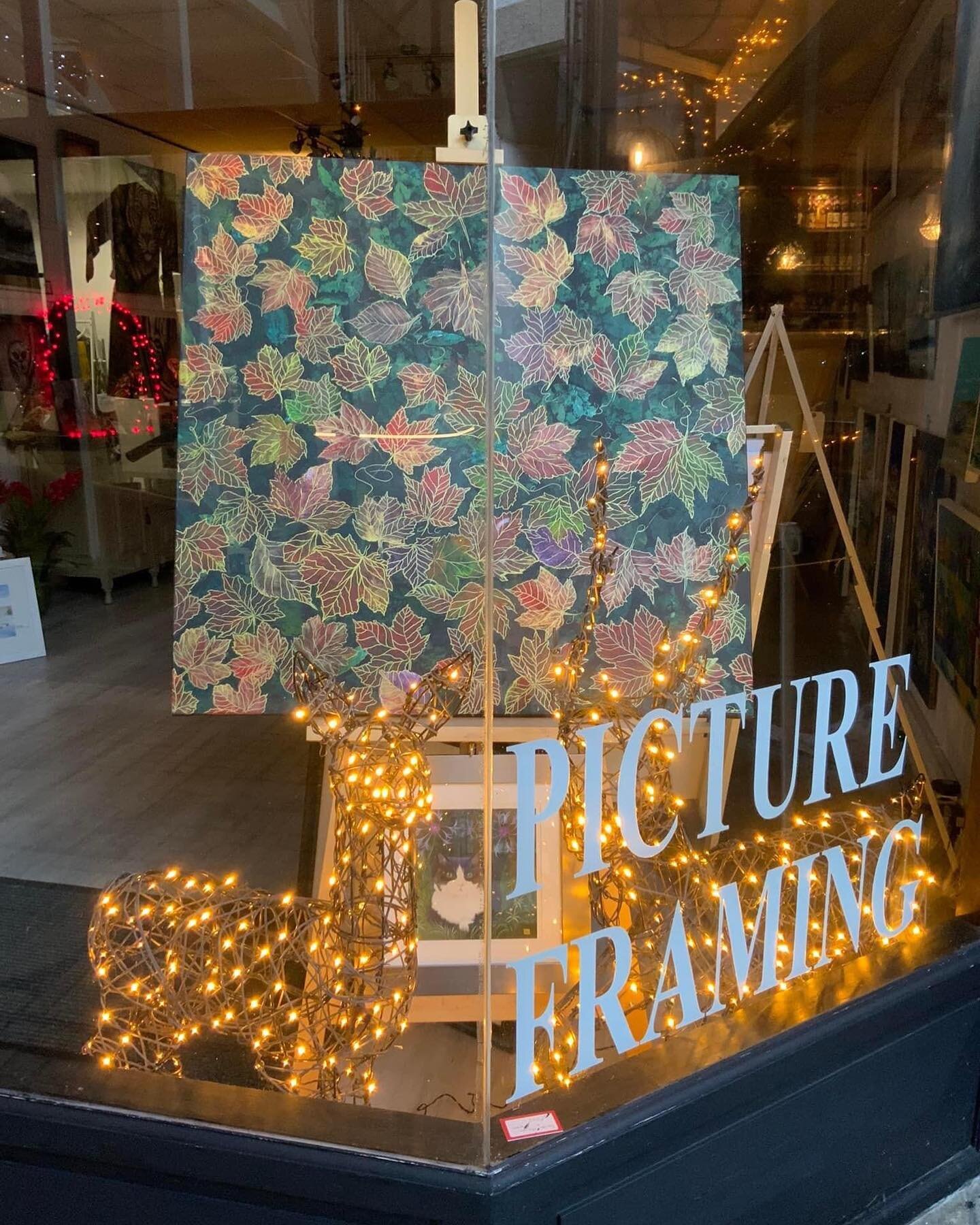 The fallen leaf painting on canvas looks stunning in the window of The Original Art Shop Truro 🙌🎨 For Sale and ready for Christmas . #art #artistsoninstagram #artwork #artgallery #artforsale #canvas #style #homesandgardensmagazine #vouge #interiord
