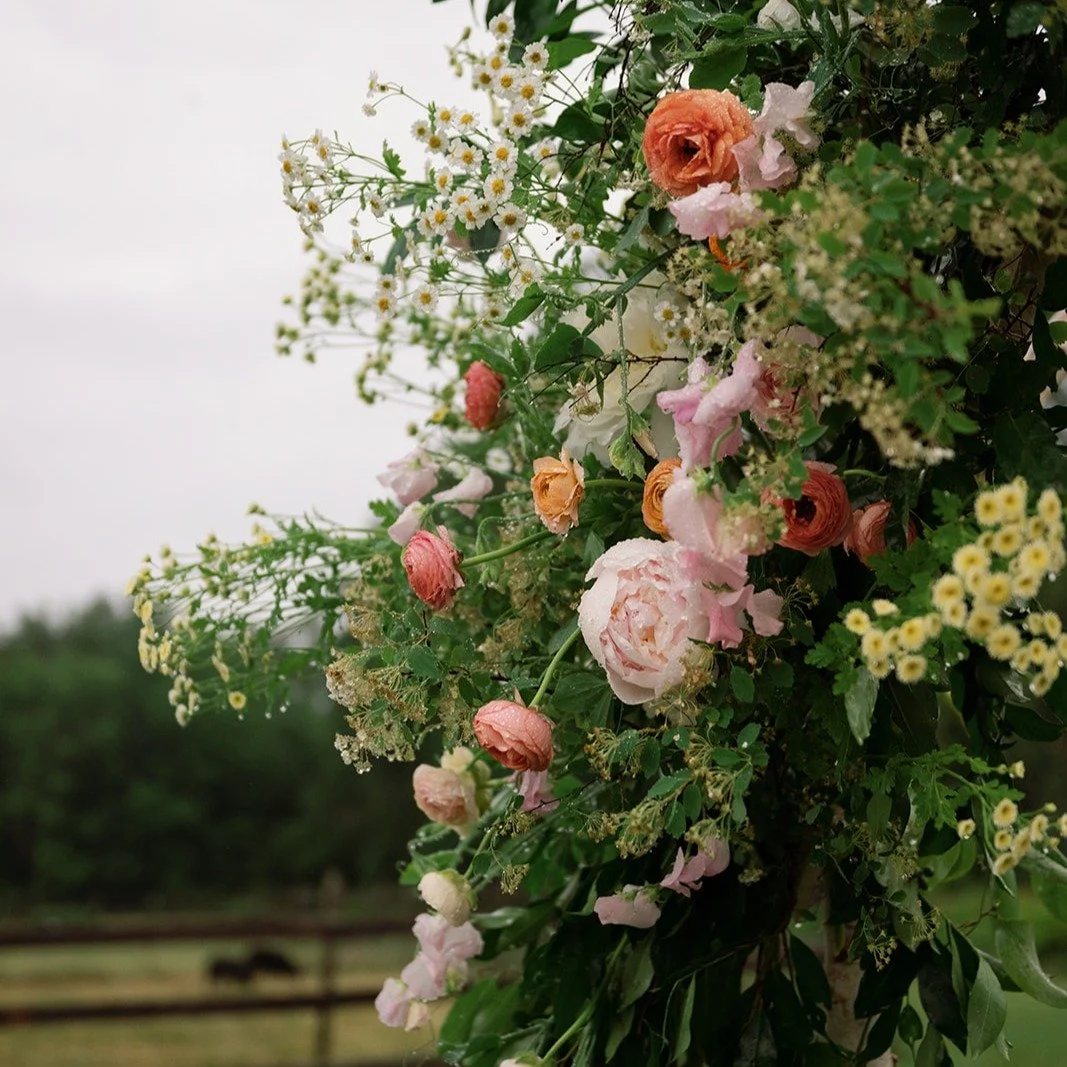 Berry tones of spring for some hard-working professionals. #henryandmac_meghan #samarajosephineevents #samarajosephine #topsl #topslweddings #springflowers🌸 #springweddings #mainewedding #springinmaine