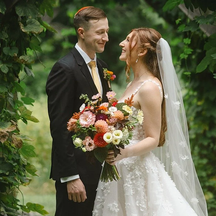 Congratulations to Drew & Garrett! Nothing like a sweet September wedding in Maine. Incredible photography, @sammnappi and gorgeous venue, @beechridgebarn plus top notch event coordination @purpleorchidevent #sammnappi #beechridgebarn #purpleorch