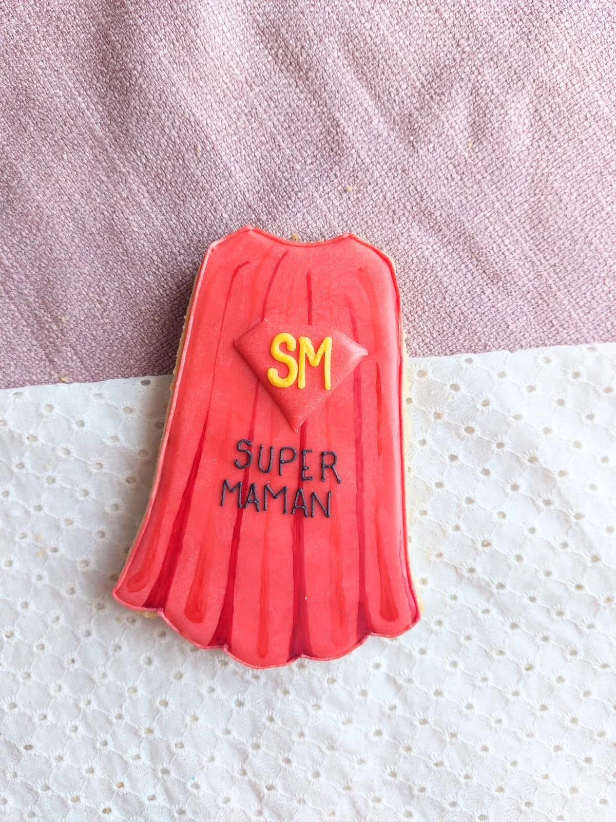 Cape super maman biscuit décoré 6.jpg