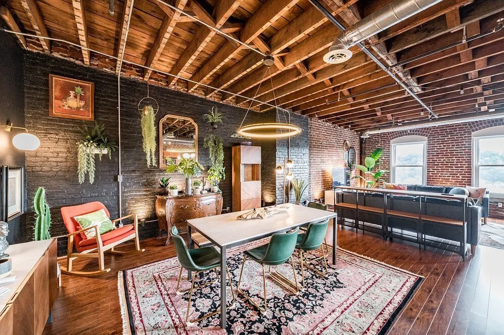 Check out this stunning downtown loft shot by @occolla! Listed by @victoria_bartholomew 
•
•
•
•
#MullinsMediaCo #RealEstate #RealEstatePhotography #Photography #InteriorDesign #Lynchburg #virginiatattooartist