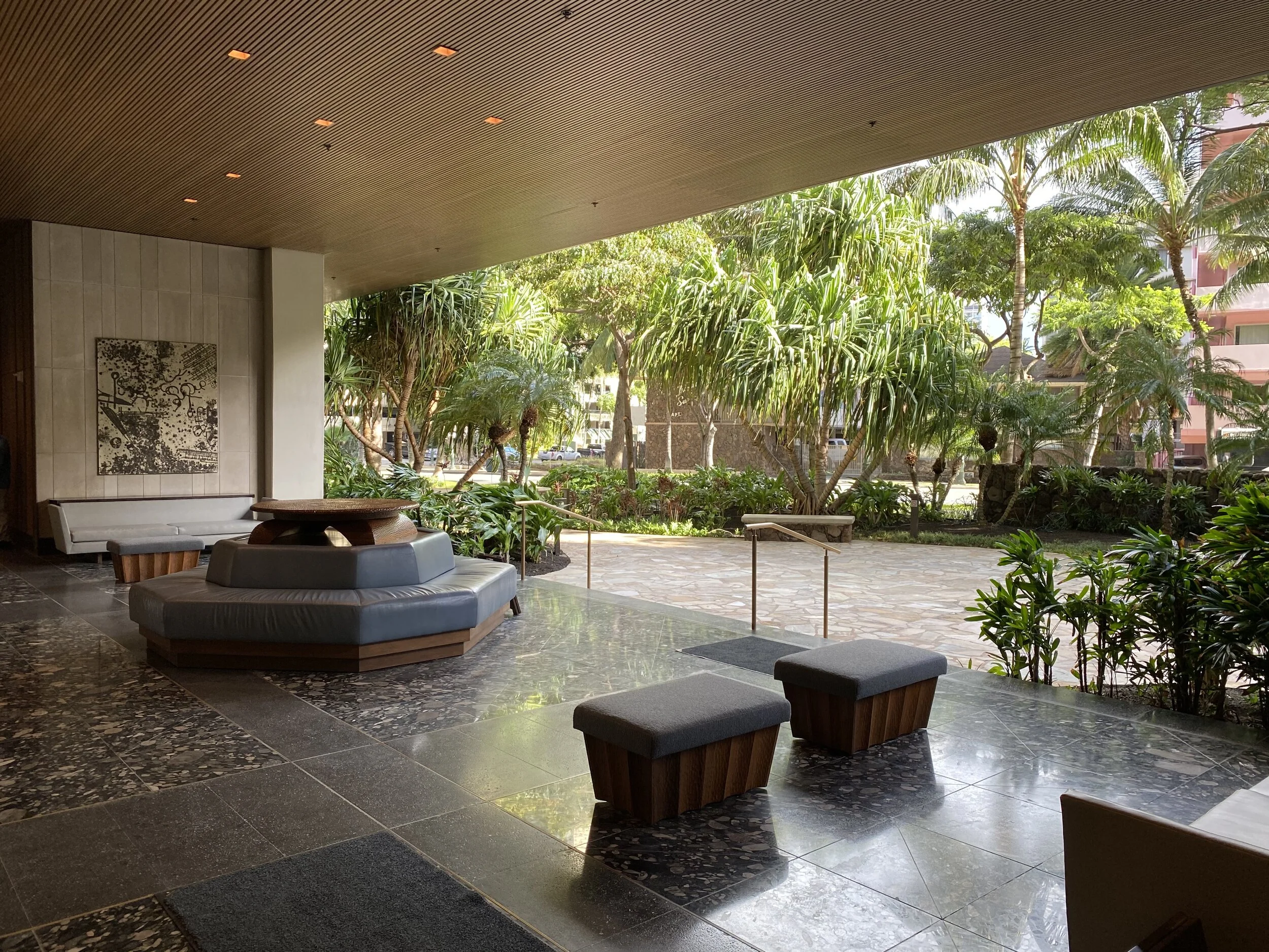 The Ritz-Carlton Residences, Waikiki Beach Entrance