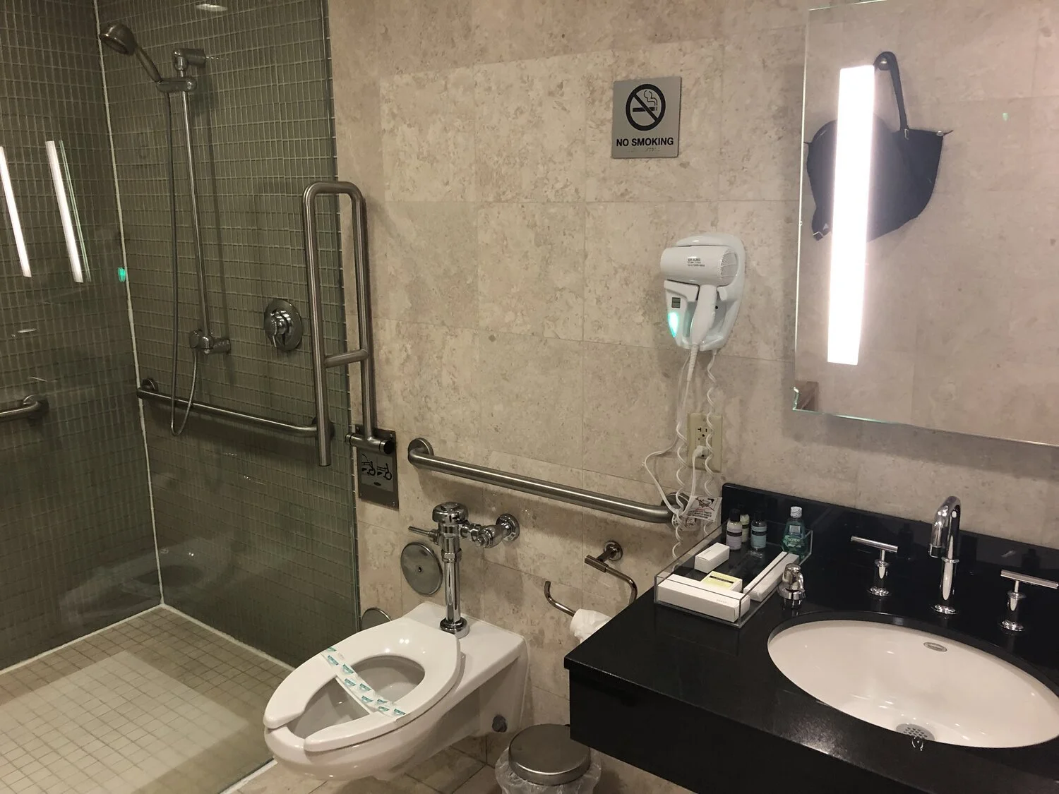 LATAM Airlines VIP Lounge Shower MIA