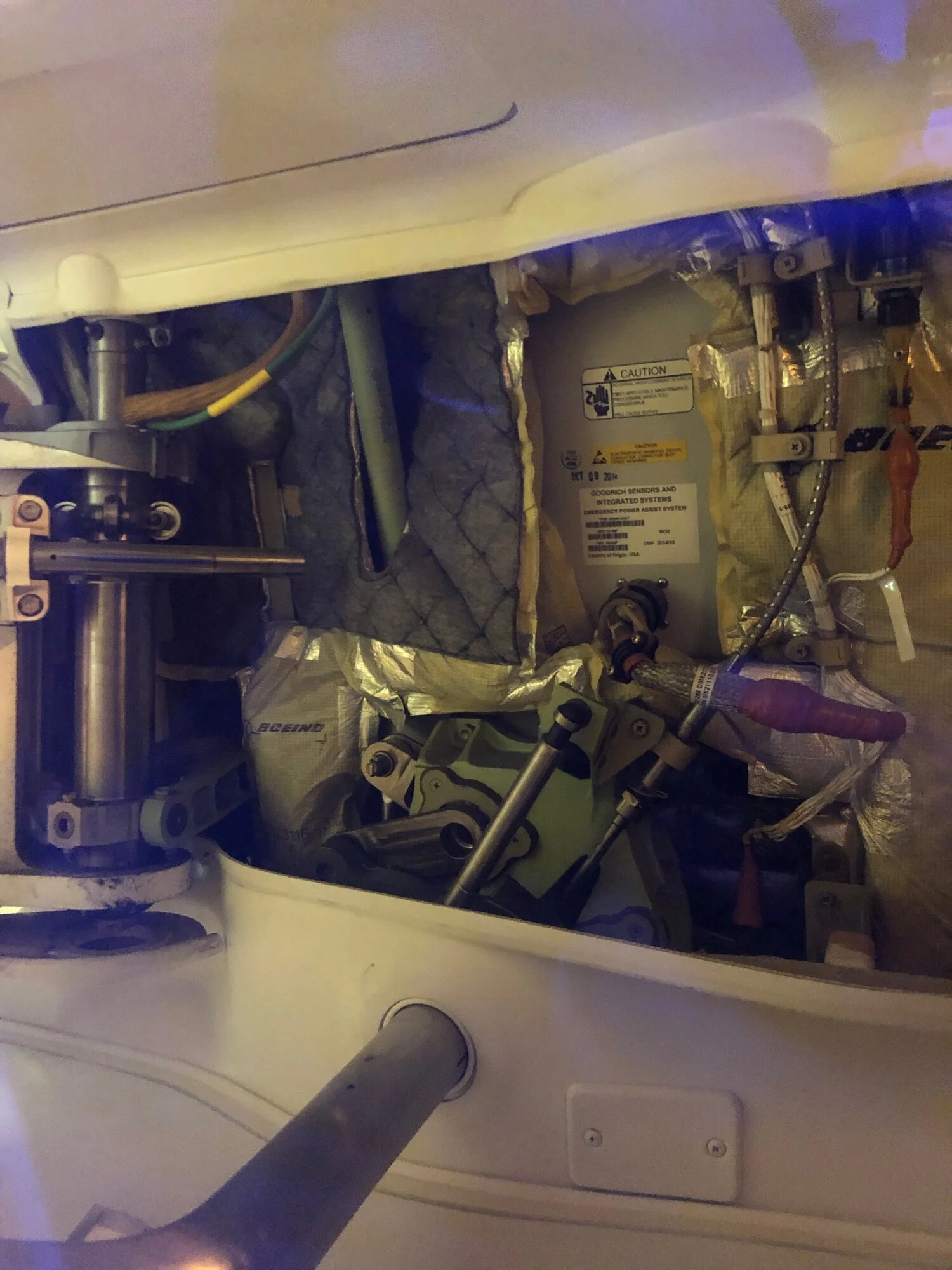 LATAM Airlines B787-9 Door L2