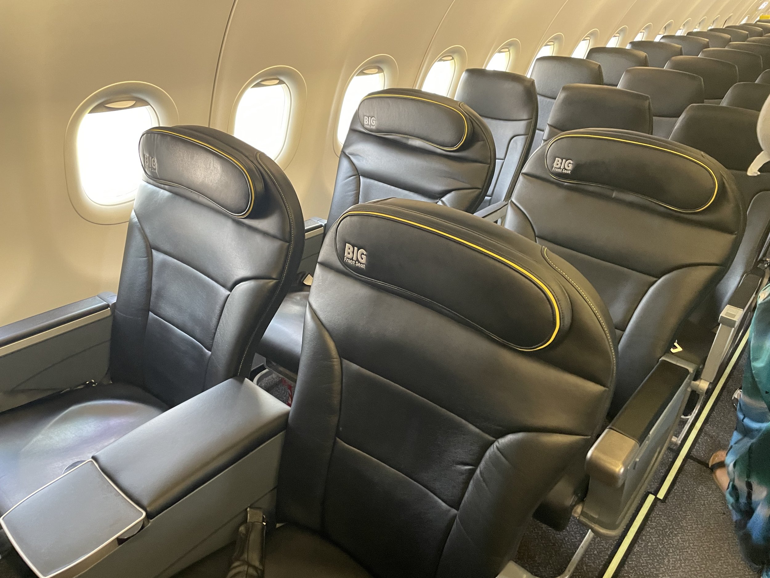 Review Spirit Airlines Big Front Seat A320 Newark to Miami Satay Away