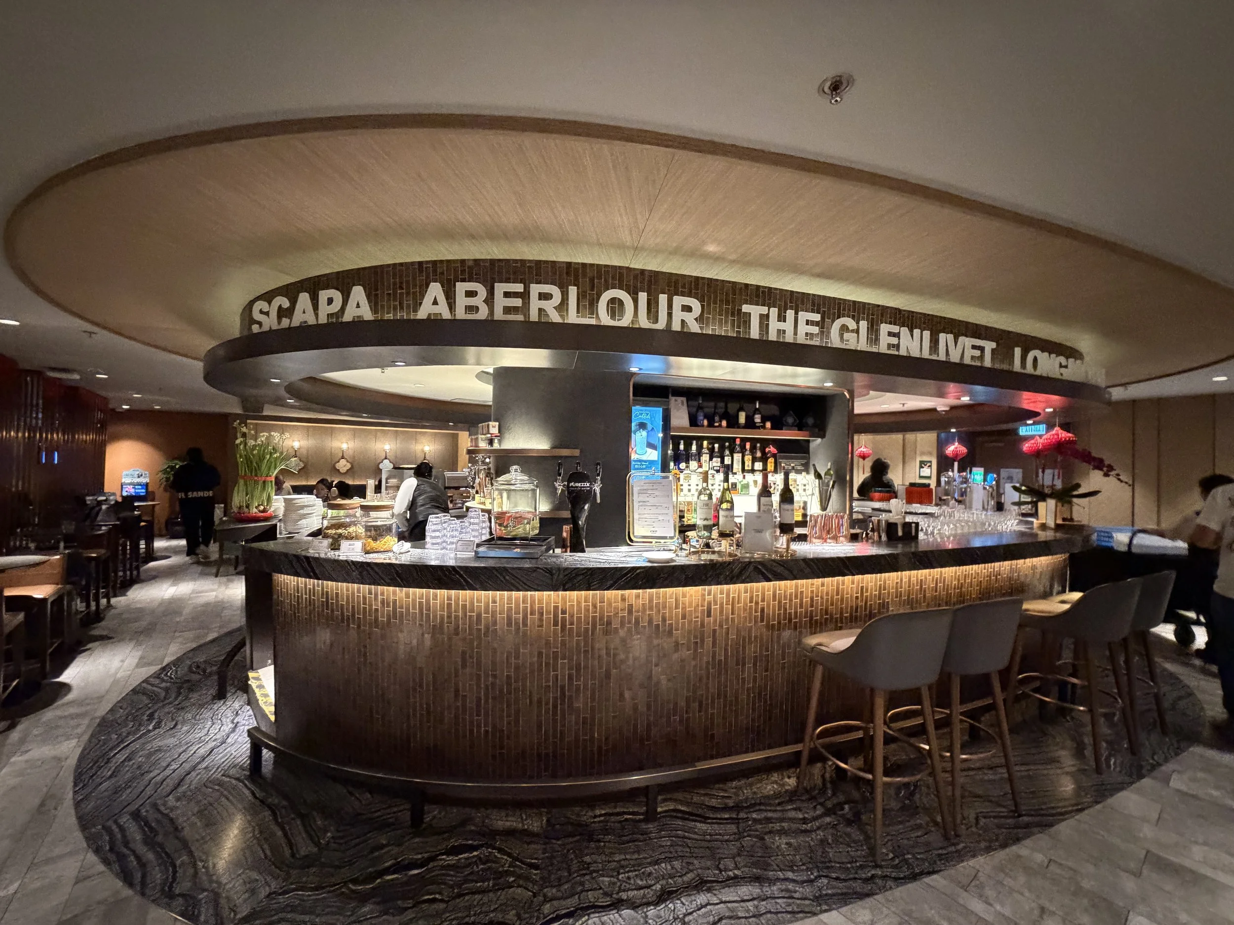 Review - Plaza Premium First Lounge Hong Kong Gate 1 &amp; 35 (HKG)