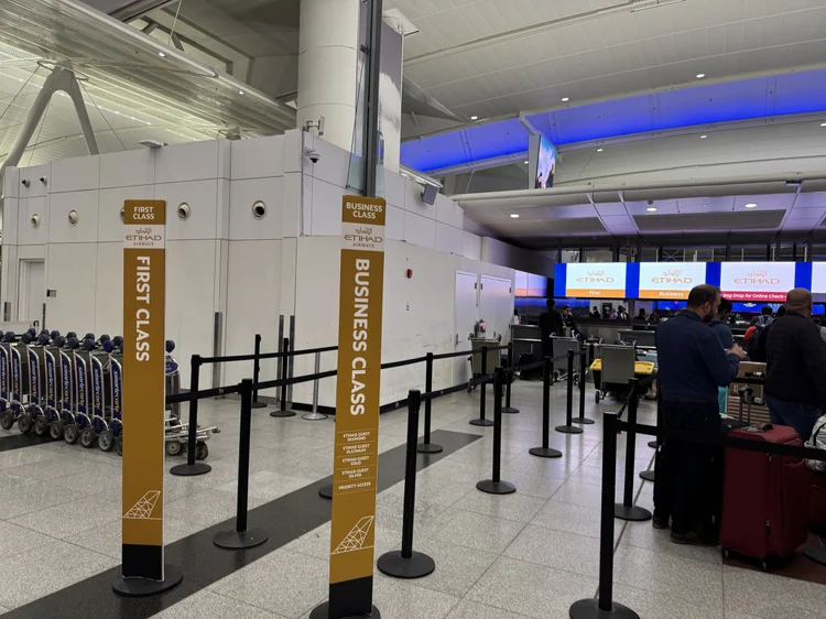 Review - Etihad Airways First Class B787-9 New York Kennedy to Abu ...