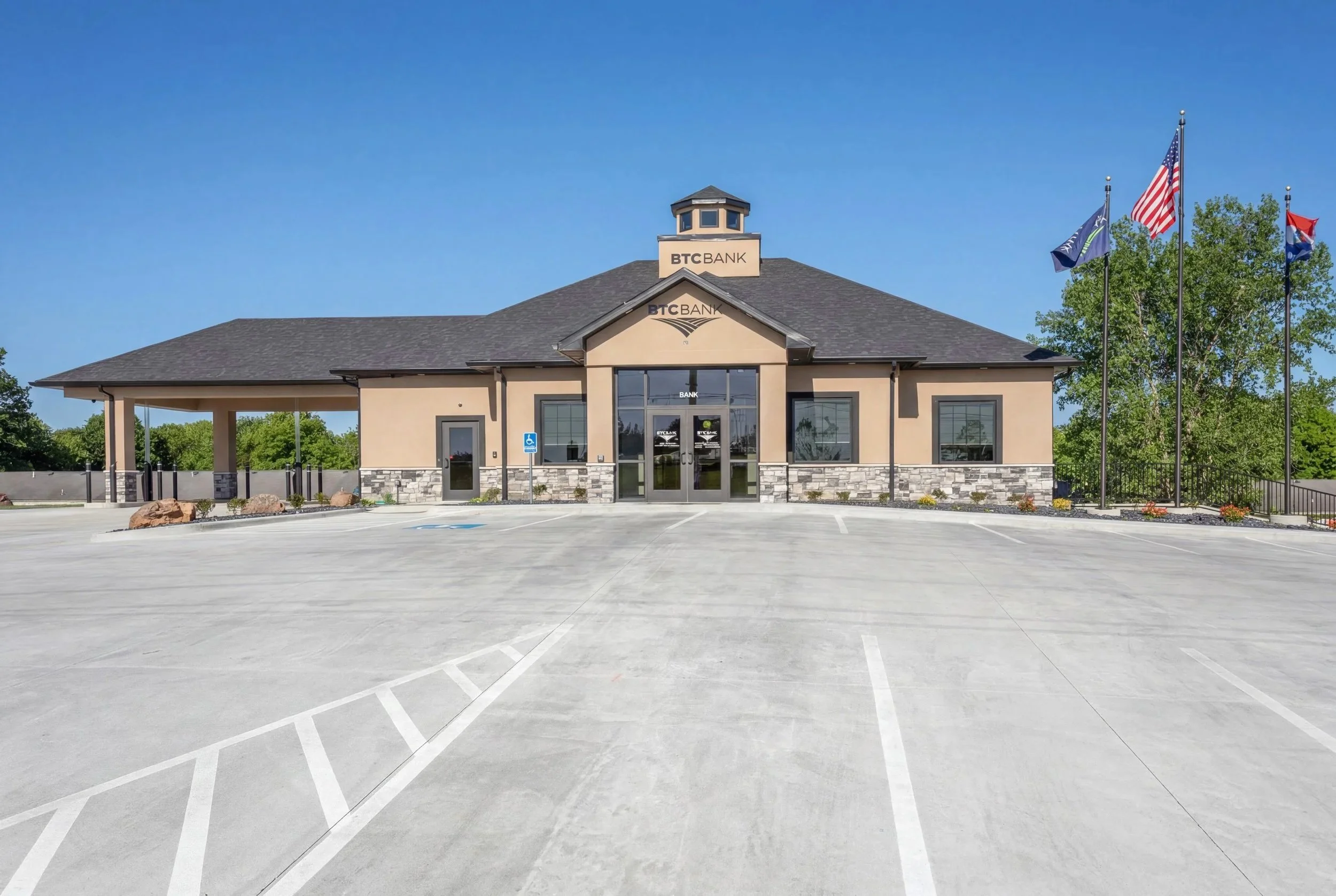 Front+of+Building+Ground+Level+PS.jpg