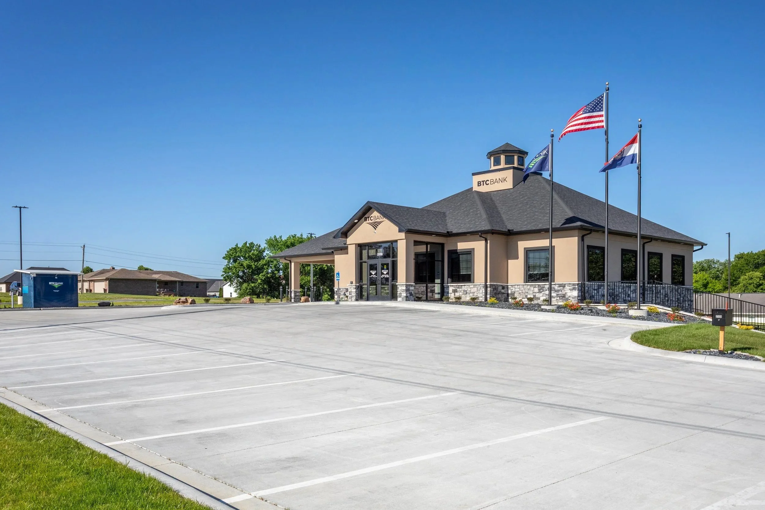 20260513-085317+BTC+Bank+Chillicothe+MO+Exterior+Ground.jpg