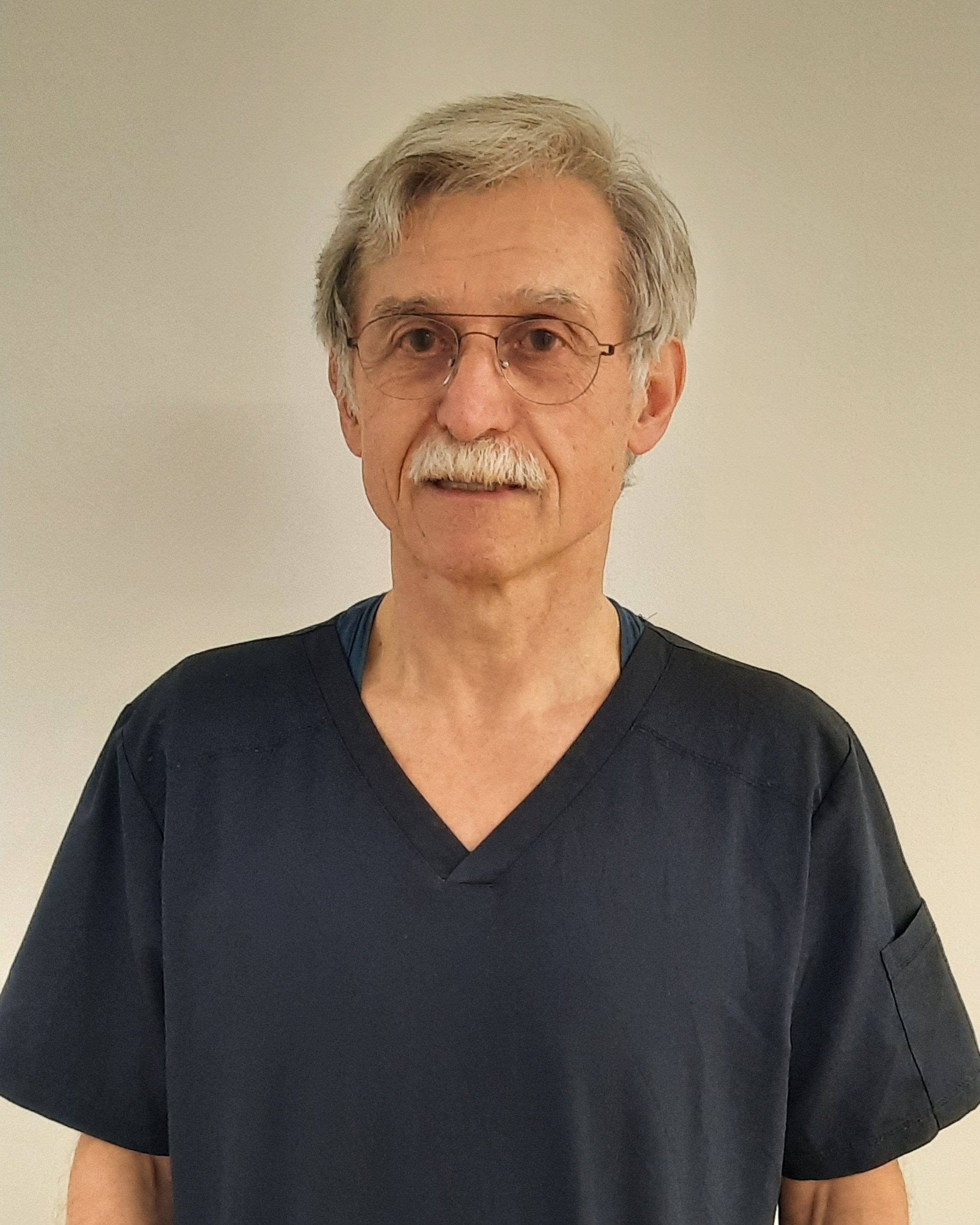 Herr Dr Med Volkmar Wolf