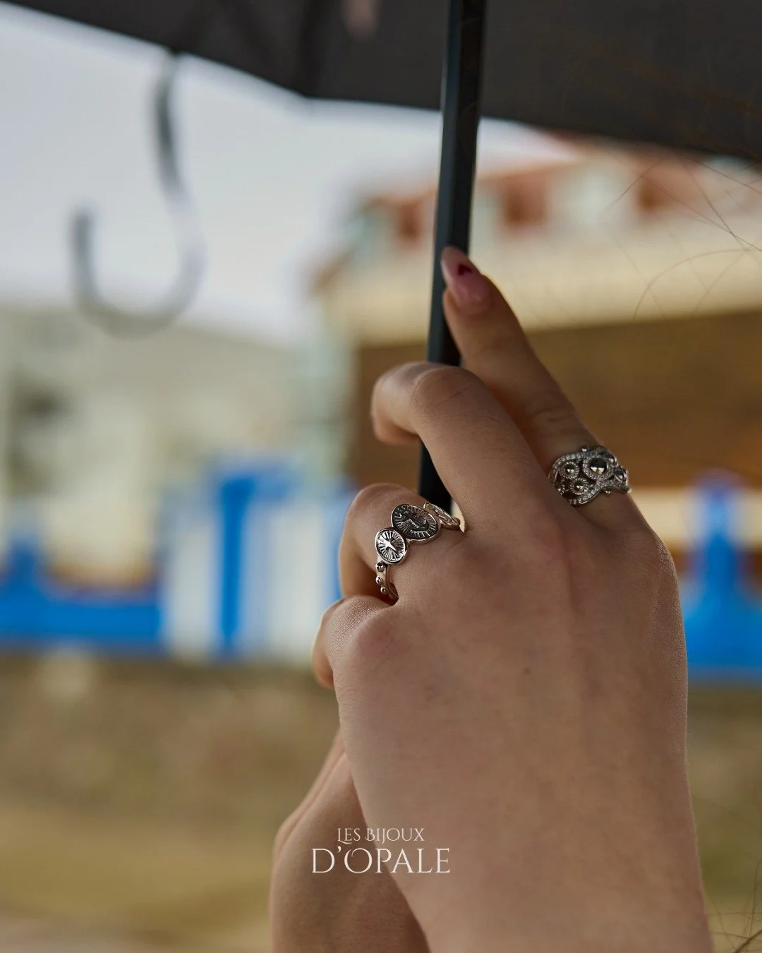 ✨ Cette Saint-Valentin, laissez parler vos &eacute;motions 💖

💍 La Bague N&oelig;ud d&rsquo;Amour Scintillante symbolise tendresse et promesses, et la Bague Capelet capture l&rsquo;&eacute;l&eacute;gance des liens pr&eacute;cieux.
Offrez ou offrez-